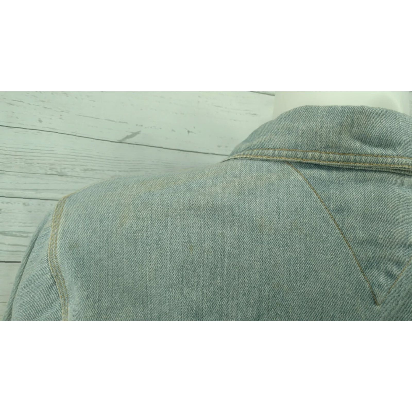 Tommy Hilfiger TOMMY HILFIGER Blue Jean Jacket Mens Size L Distressed Faded 100% Cotton Jean Jacket Size US 33 - 7 Thumbnail