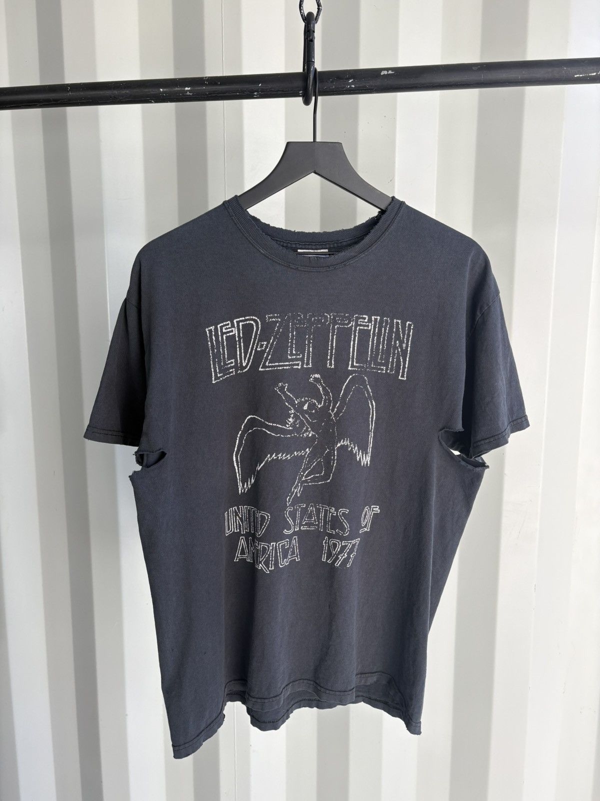 Band Tees Thrashed Led Zeppelin Sun Faded Distressed Shirt ERD GRUNGE Size US XL / EU 56 / 4 - 1 Thumbnail