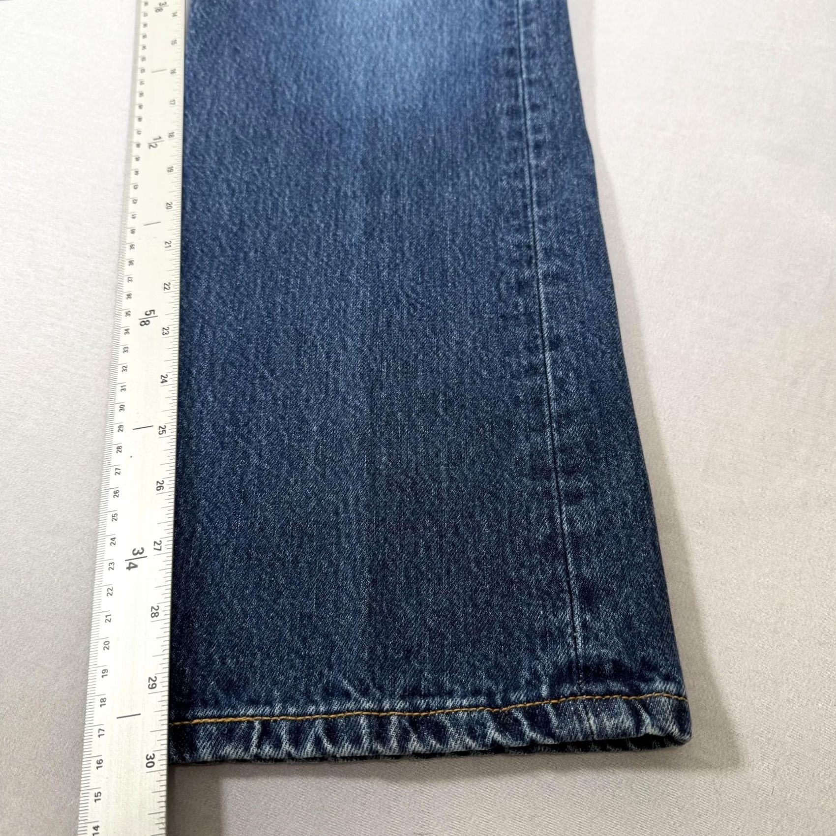 Levi's VINTAGE Levi's 501 Jeans Men 31x30 Blue Denim Straight 5-Pocket Button Fly Classic Straight Leg 90s ML Womens Mens Size US 31 - 5 Thumbnail