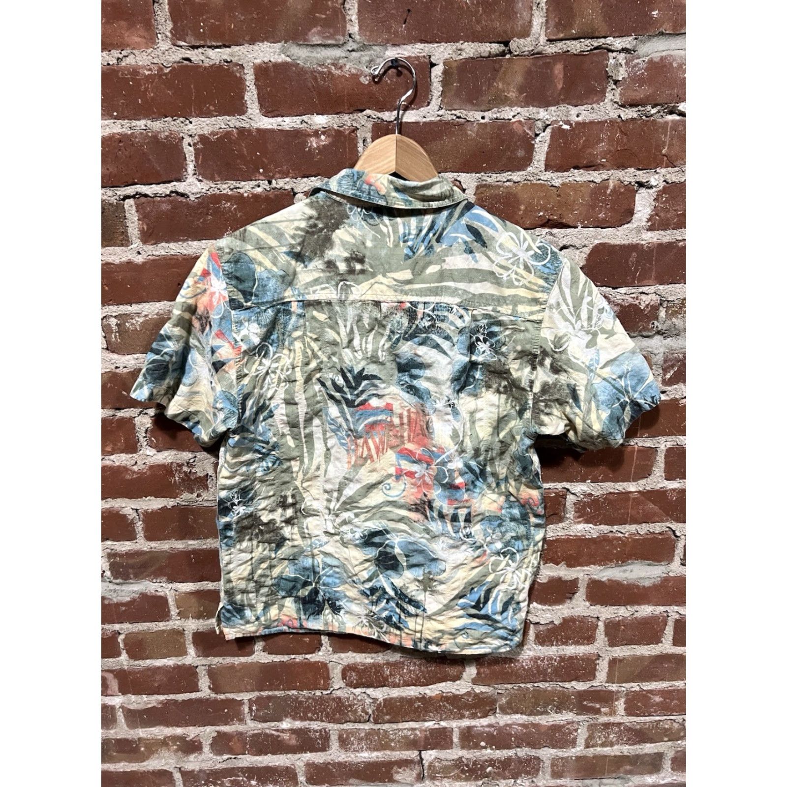 The Territory Ahead Territory Ahead Men’s Short Sleeve Button-Up Shirt Multicolor Floral Pattern S Small Womens Mens Boys Girls Size US S / EU 44-46 / 1 - 2 Thumbnail