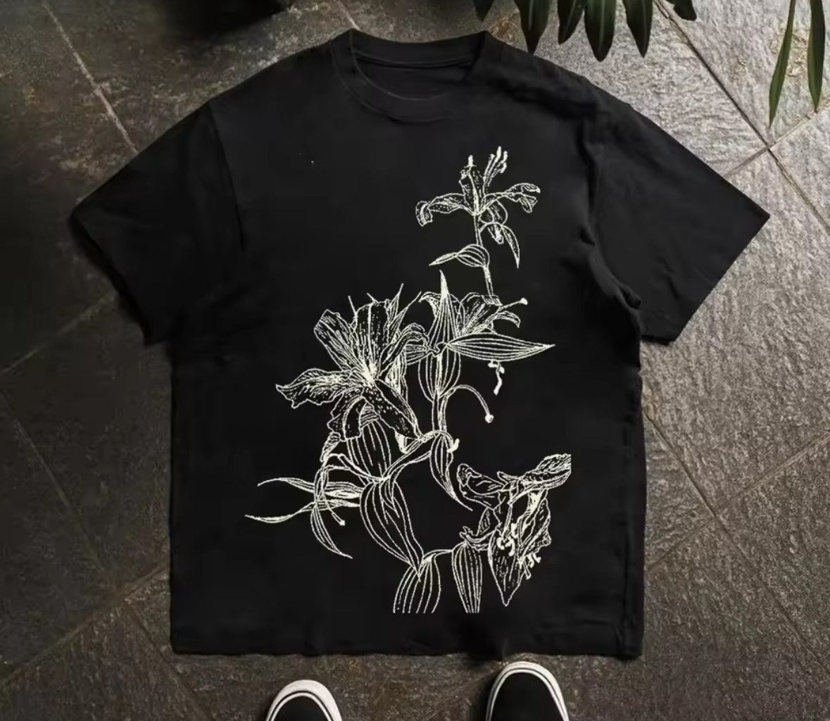Other Streetwear Retro Anime Lily Flower Hip Hop T-Shirt Tee Size US M / EU 48-50 / 2 - 1 Thumbnail