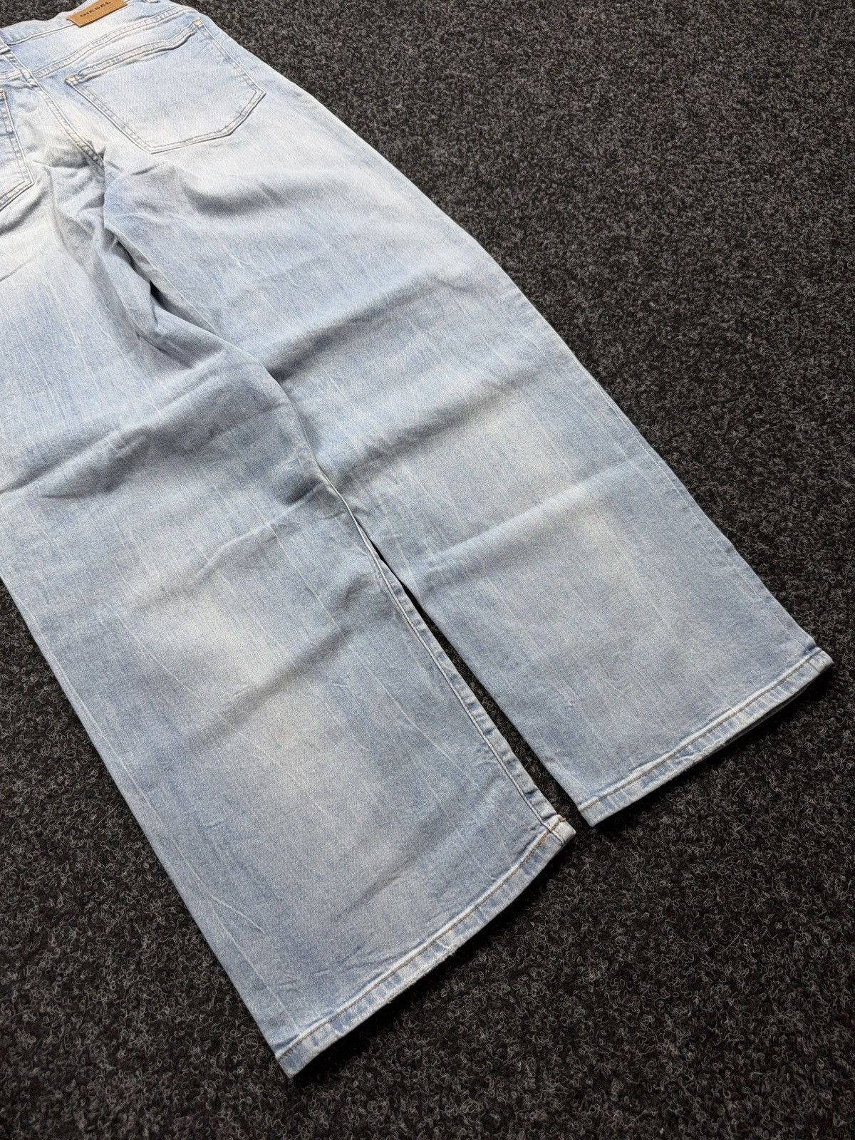 Diesel Luxury 00s Diesel Industry Widee Light Wash Y2K Denim Jeans Size 26" / US 2 / IT 38 - 15 Thumbnail