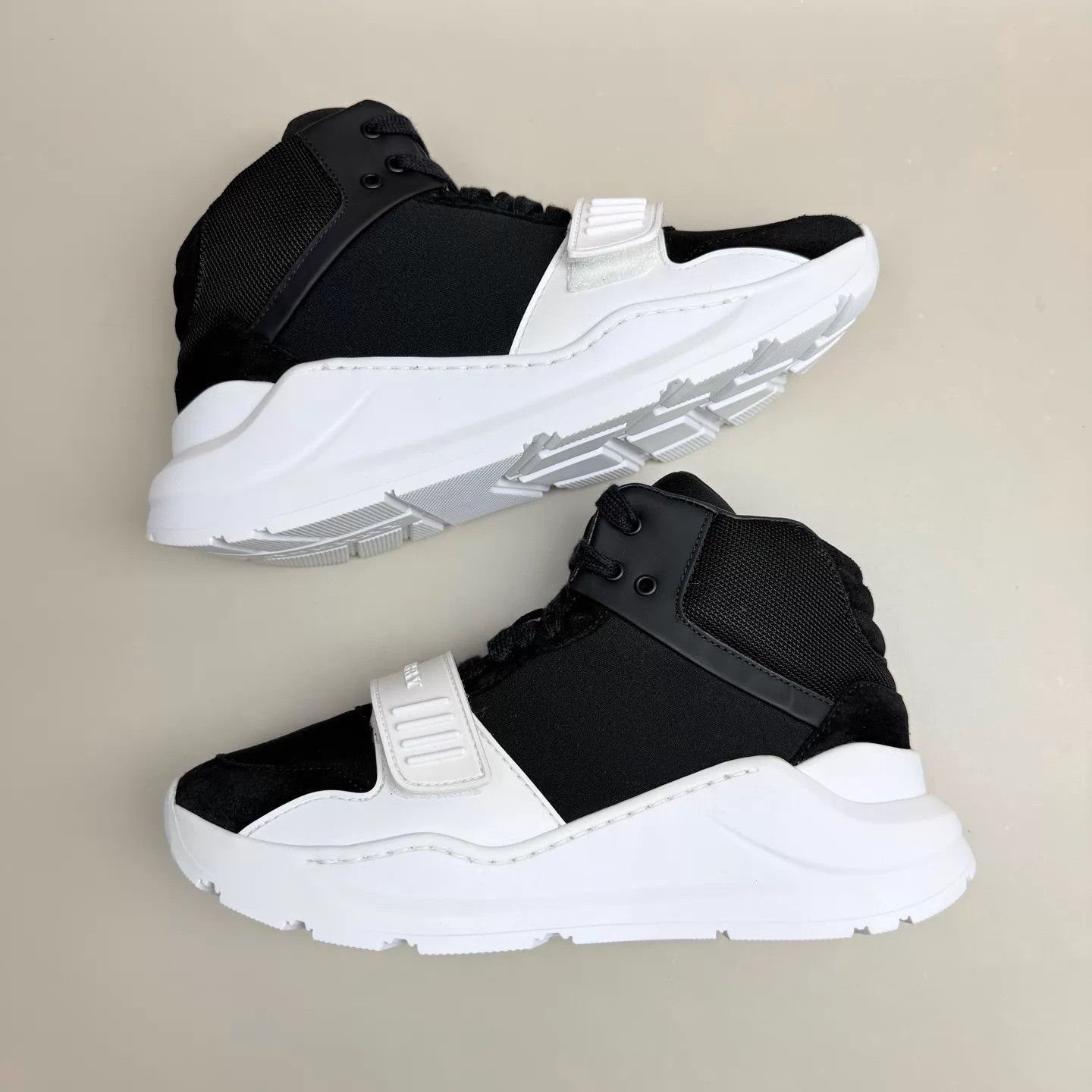 Burberry Burberry women's black white velcro strap sneakers 36 Size US 5.5 / IT 35.5 - 5 Thumbnail