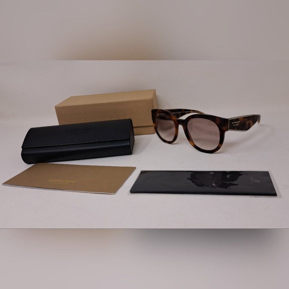 NWT Burberry Sunglasses Dark Havana Brown Gradient Round B4