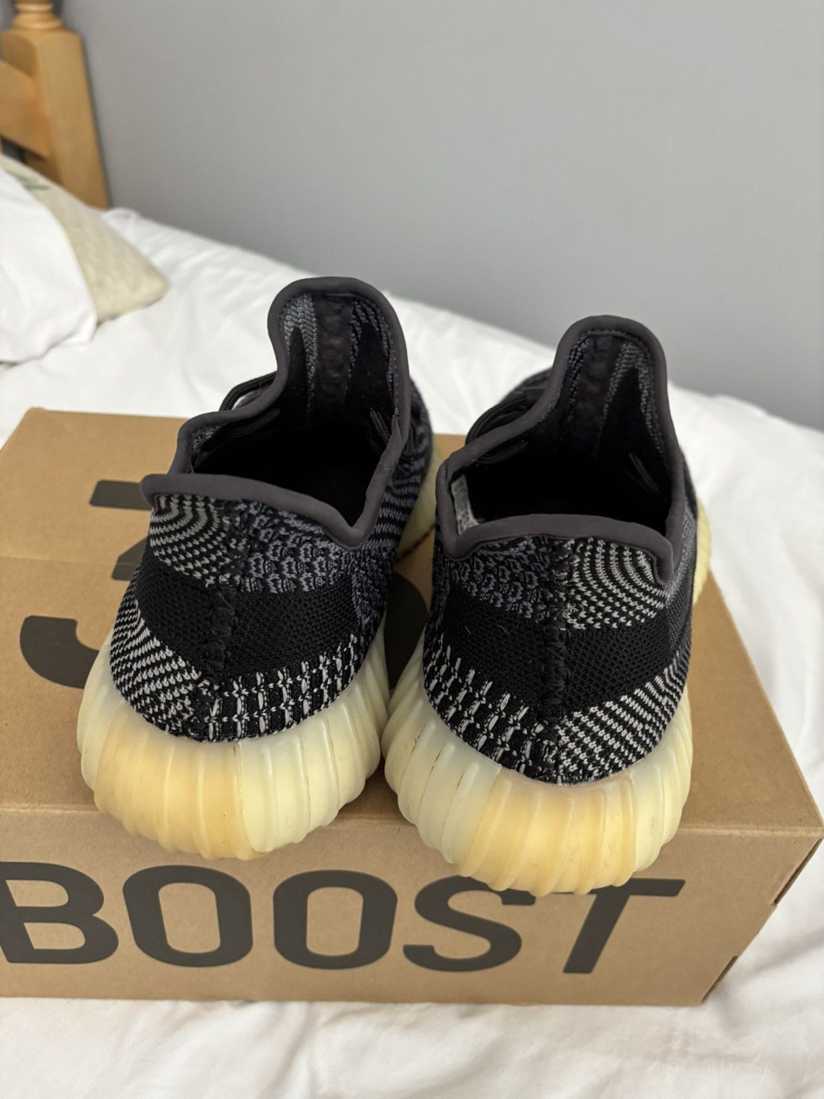 Yeezy Yeezy Boost 350 Carbon Size US 9 / EU 42 - 8 Thumbnail