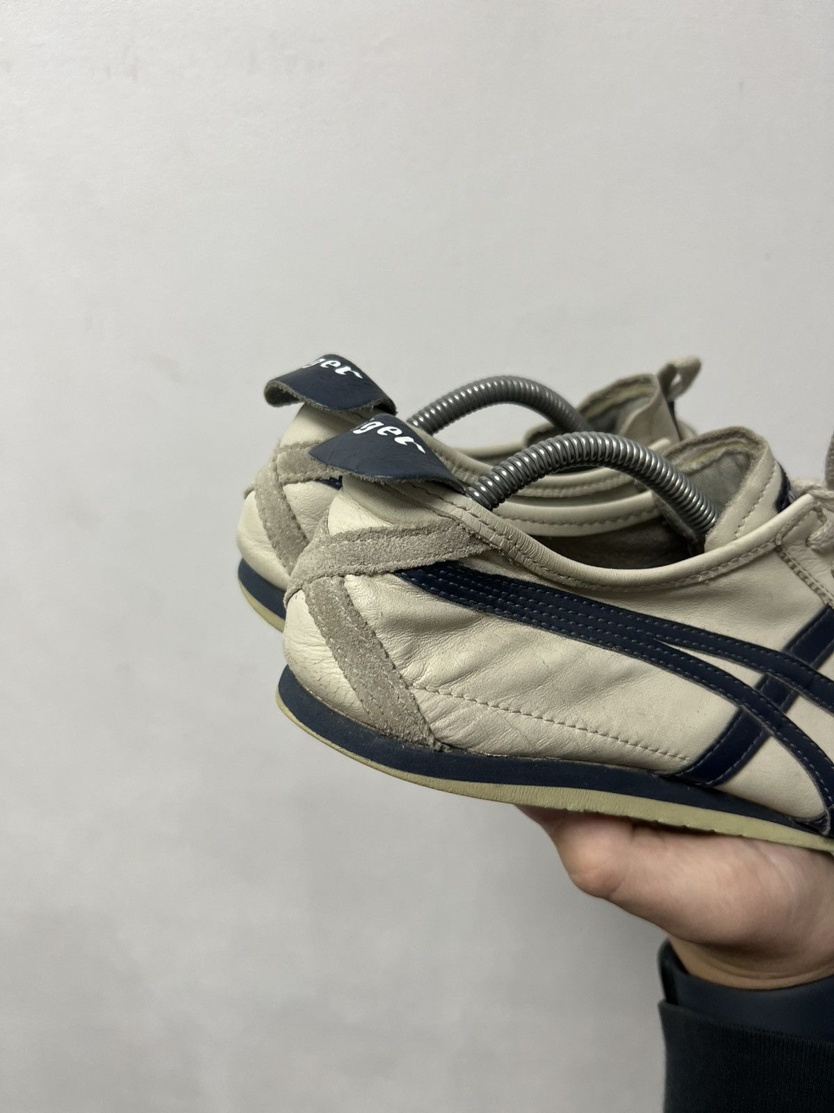 Asics Vintage Asics Onitsuka Tiger Low Top Sneakers Size US 11 / EU 44 - 3 Thumbnail