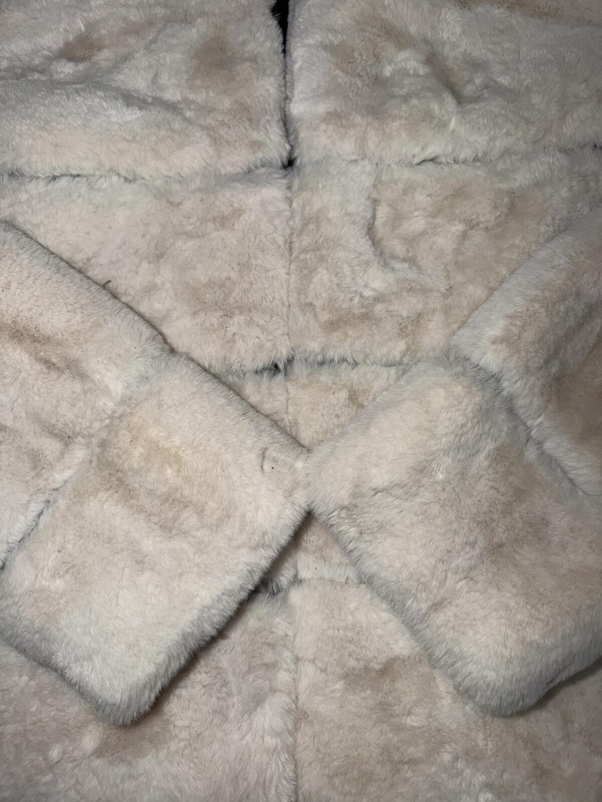 Karl Lagerfeld Women’s Karl Lagerfield White Faux Fur Jacket Size M / US 6-8 / IT 42-44 - 2 Thumbnail