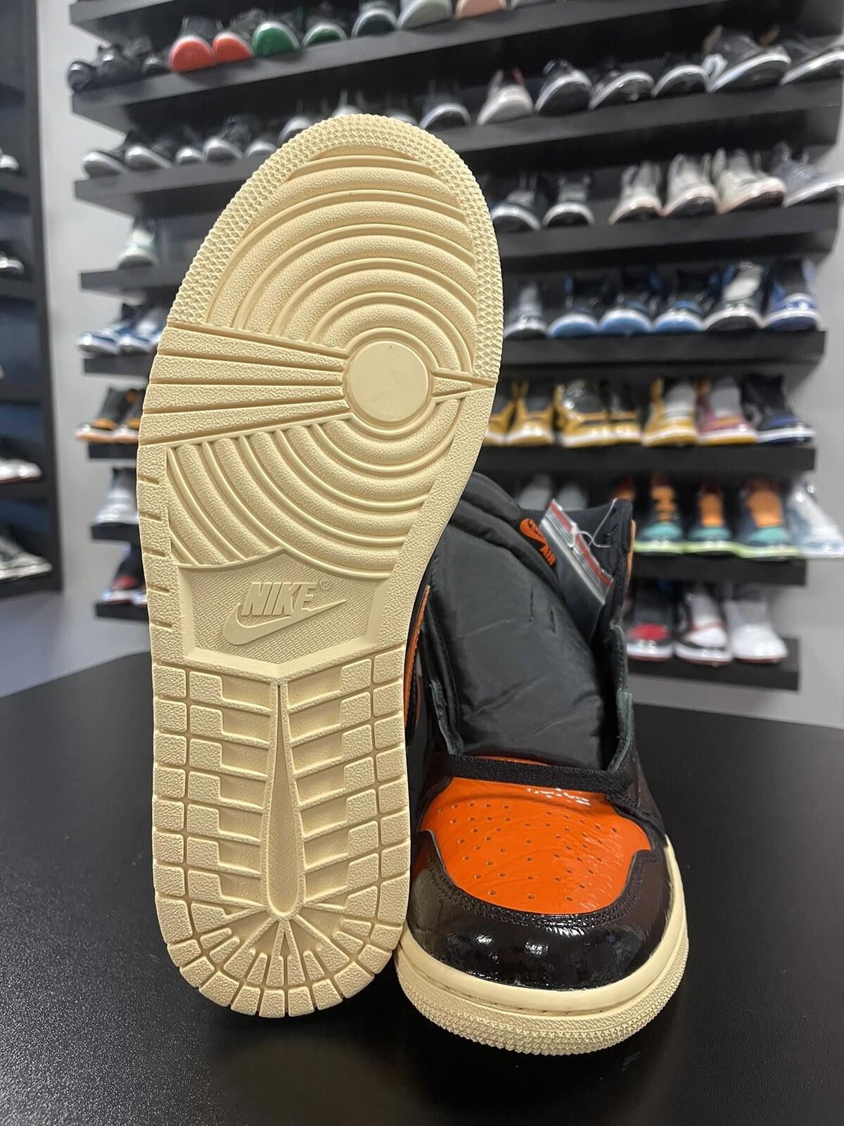 Jordan Brand Size 10.5 - Nike Air Jordan 1 Retro High Shattered Backboard Size US 10.5 / EU 43-44 - 6 Thumbnail