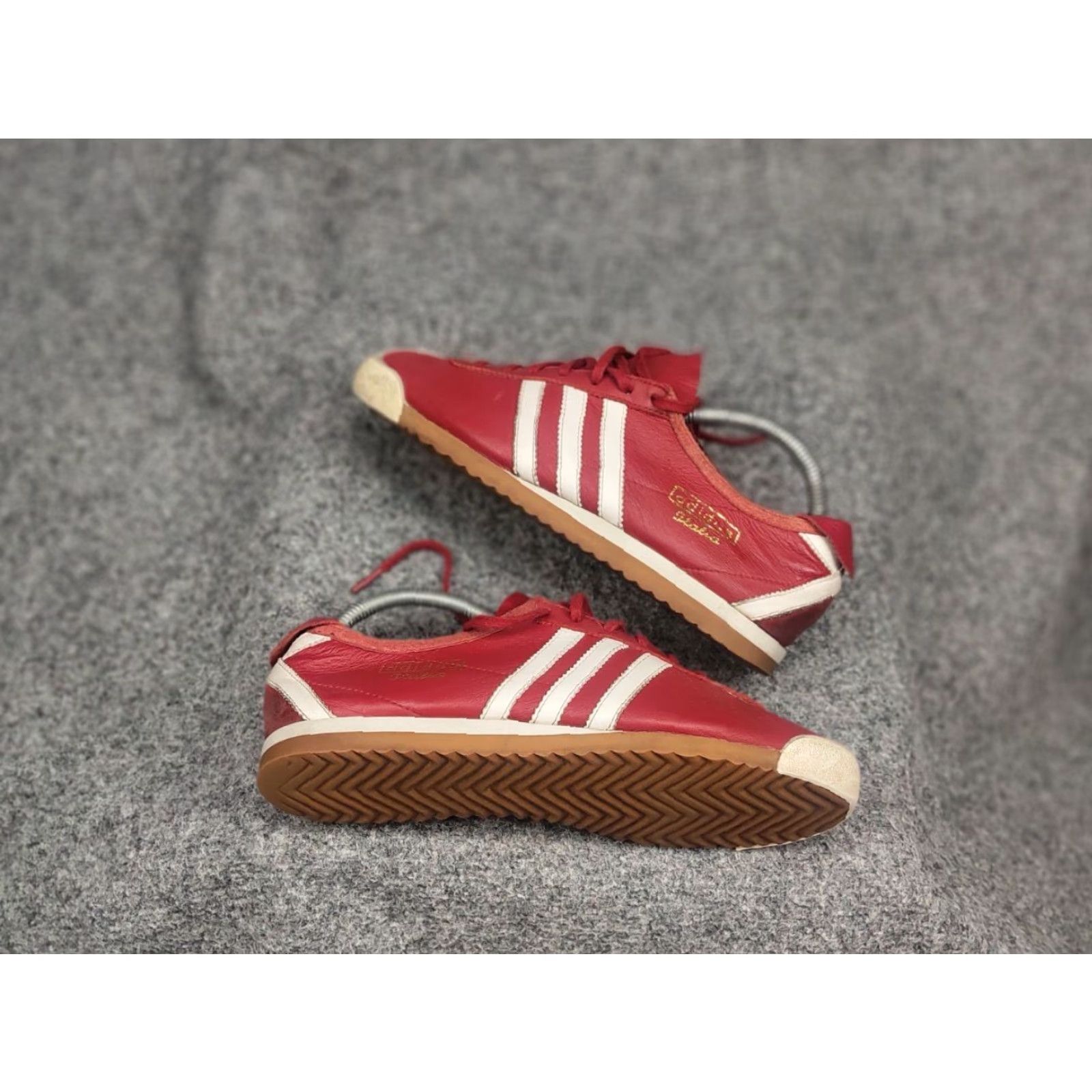 Adidas VINTAGE Adidas Italia Leather Red Retro Sneakers Mens US 8/UK 6.5 40 Red Leather Sneaker Vintage 2003 Designer Retro Football Casual Shoes Size US 8 / EU 41 - 2 Thumbnail