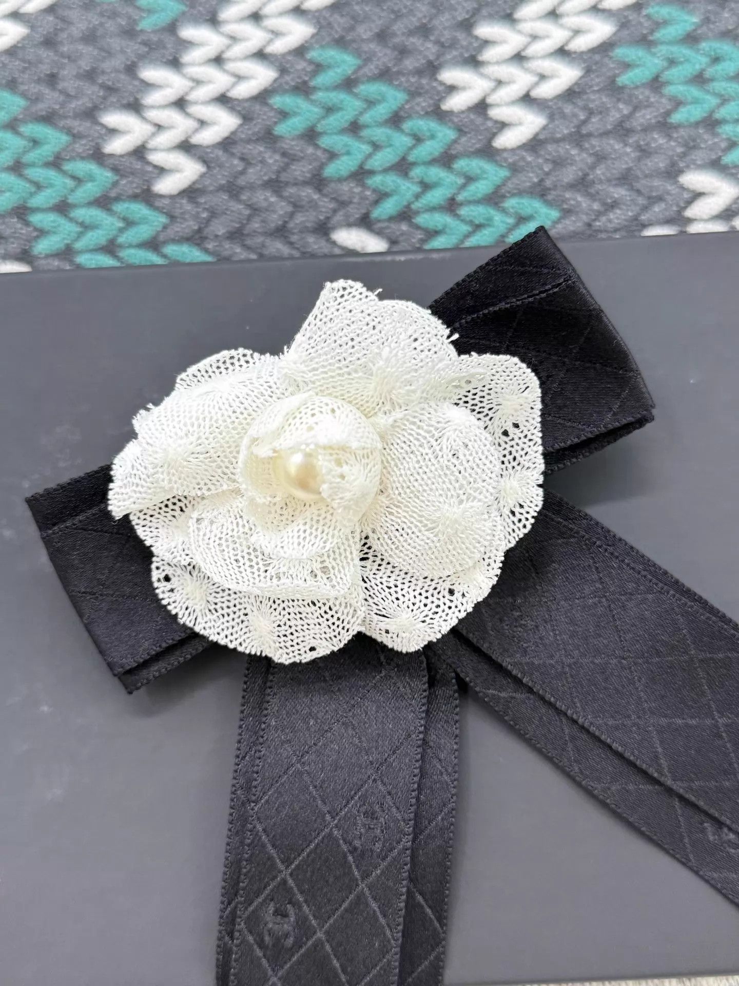 Chanel Chanel Black & White Camellia Bow Brooch Classic Size ONE SIZE - 2 Thumbnail