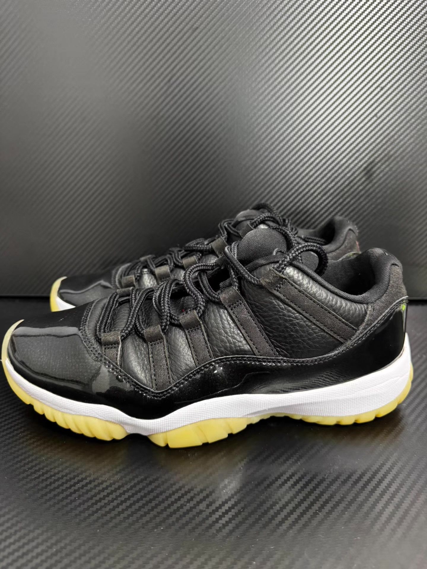 Nike Air Jordan 11 Retro Low 72-10 Q10 Size US 9 / EU 42 - 1 Thumbnail