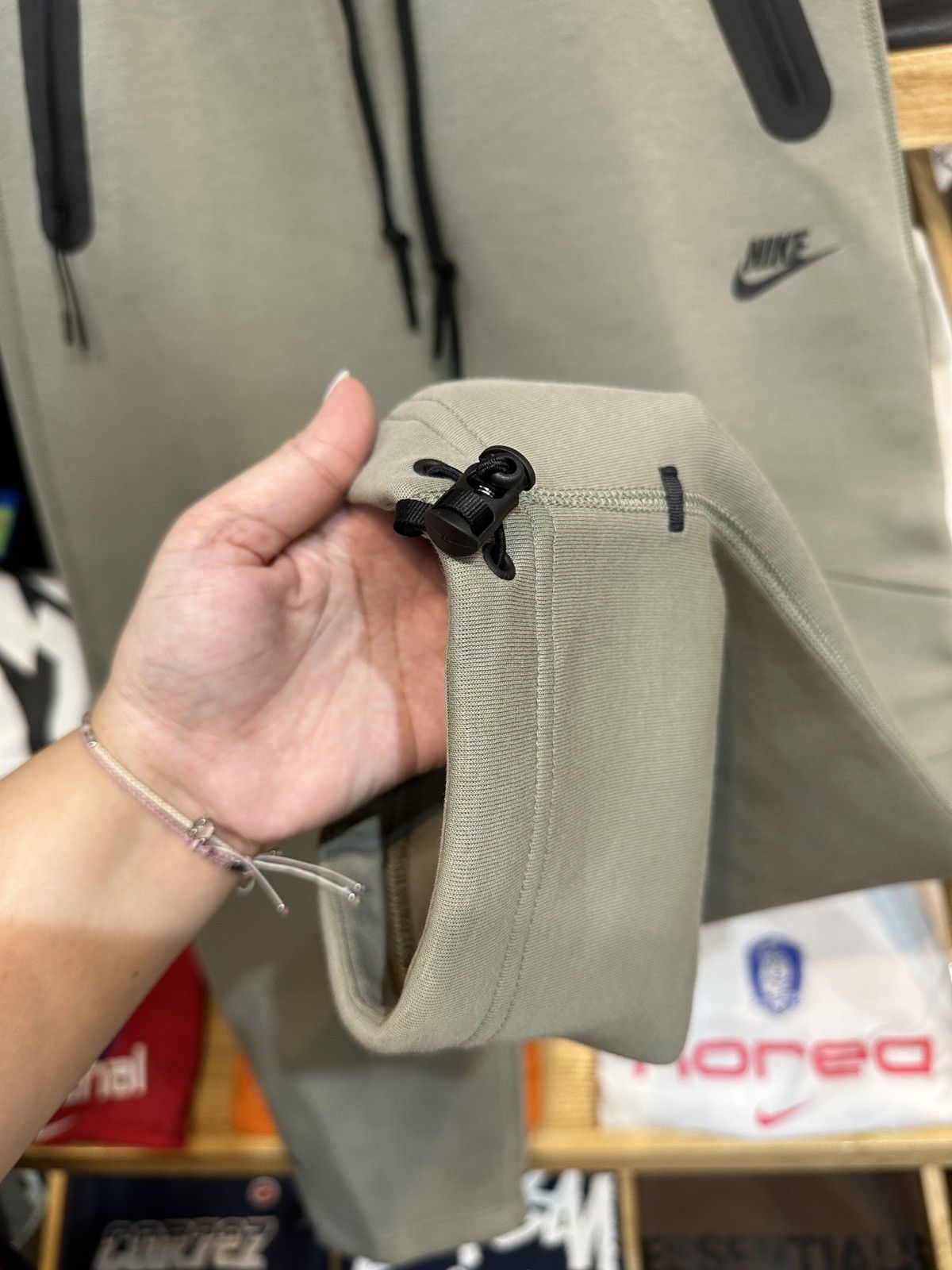 Nike Nike Tech Fleece Track Pants Size US 30 / EU 46 - 4 Thumbnail
