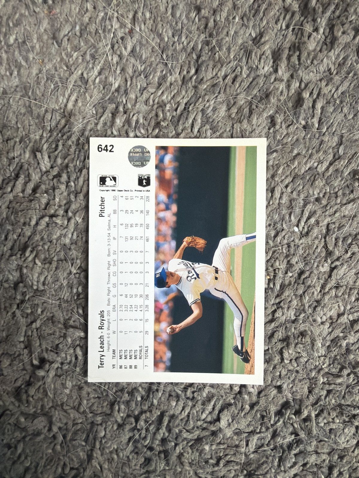 MLB 1990 Upper Deck #642 Terry Leach Card Size ONE SIZE - 2 Thumbnail