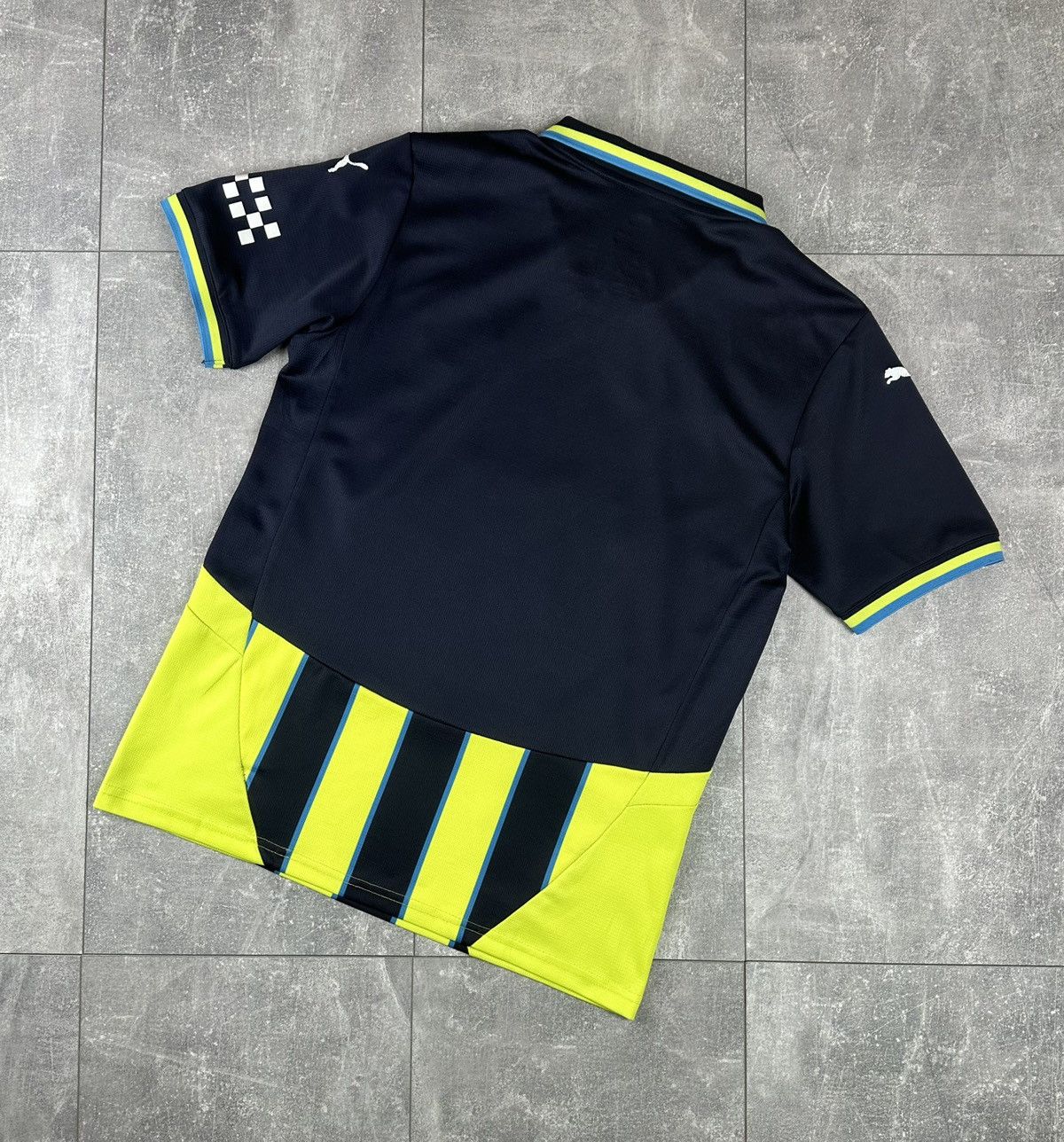 Puma Puma Manchester City Away 2024/25 Soccer Football Jersey Size US S / EU 44-46 / 1 - 12 Thumbnail