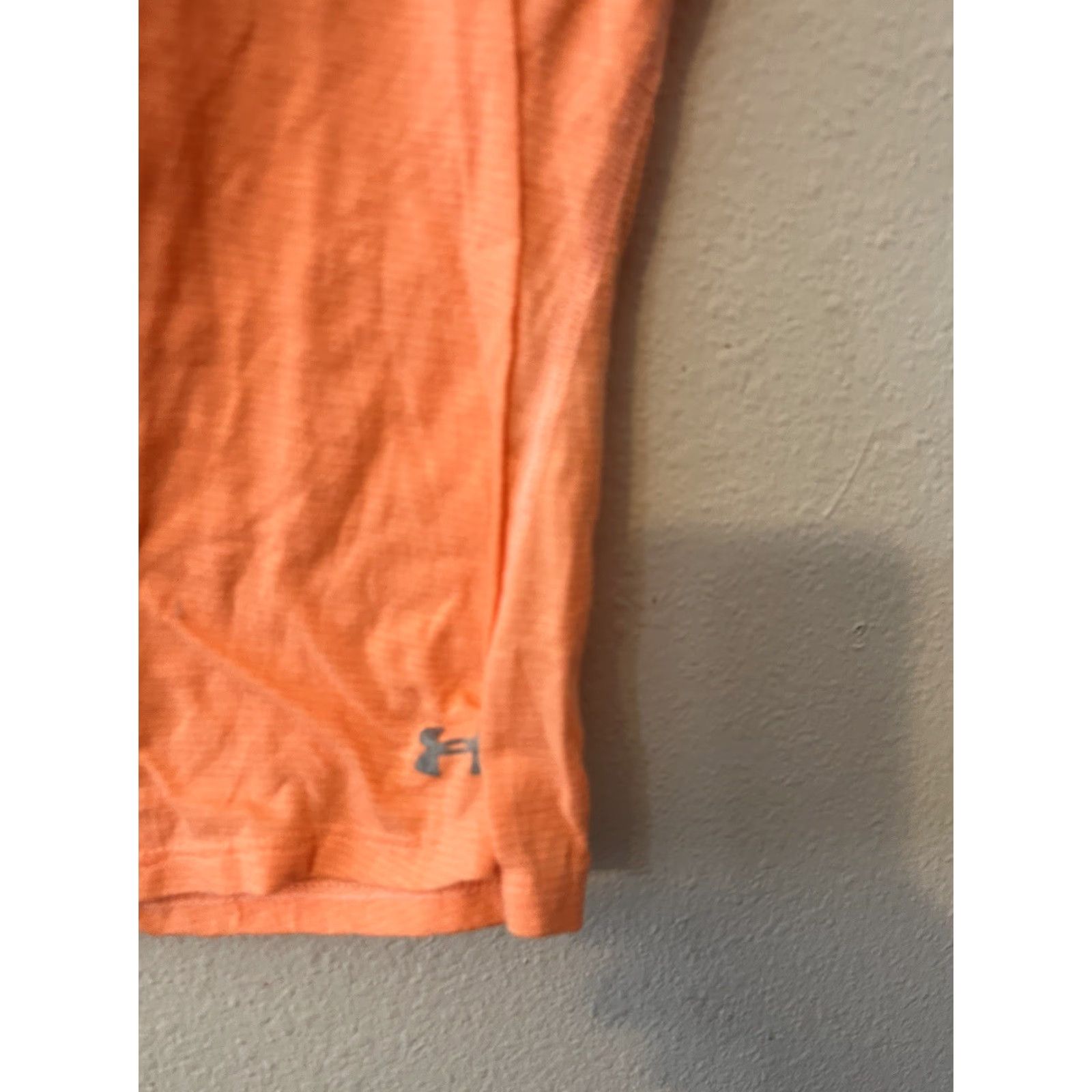 Under Armour VINTAGE Under Armour Shirt Athletic Women XS Orange Crew Neck Running Heat Gear T-Shirt Womens XS Orange Running Gear Size XS / US 0-2 / IT 36-38 - 3 Thumbnail