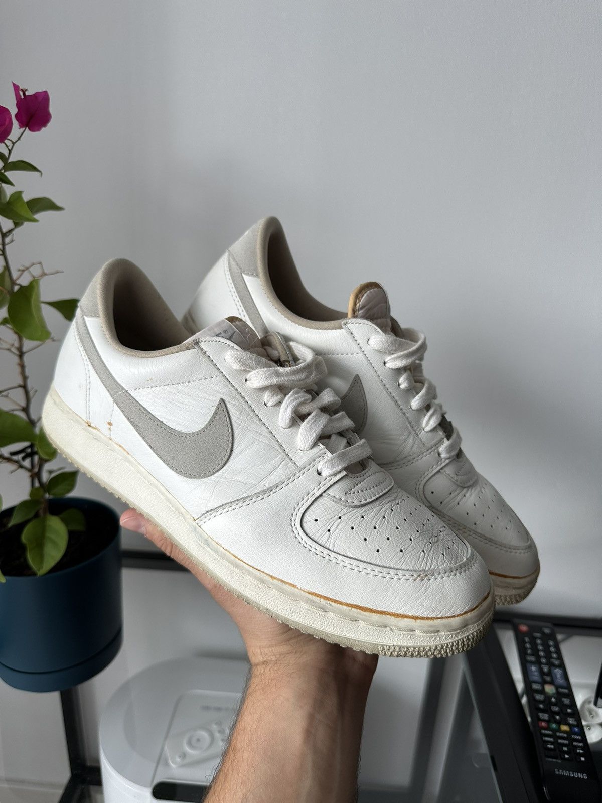 Nike 1985 RARE Nike Convention Neutral Grey leather sneakers Size US 10 / EU 43 - 14 Thumbnail