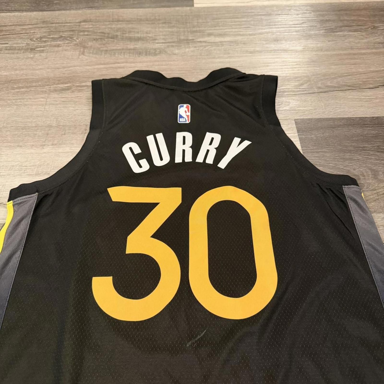 Nike golden state warriors city edition Steph curry Nike jersey Size US S / EU 44-46 / 1 - 4 Thumbnail
