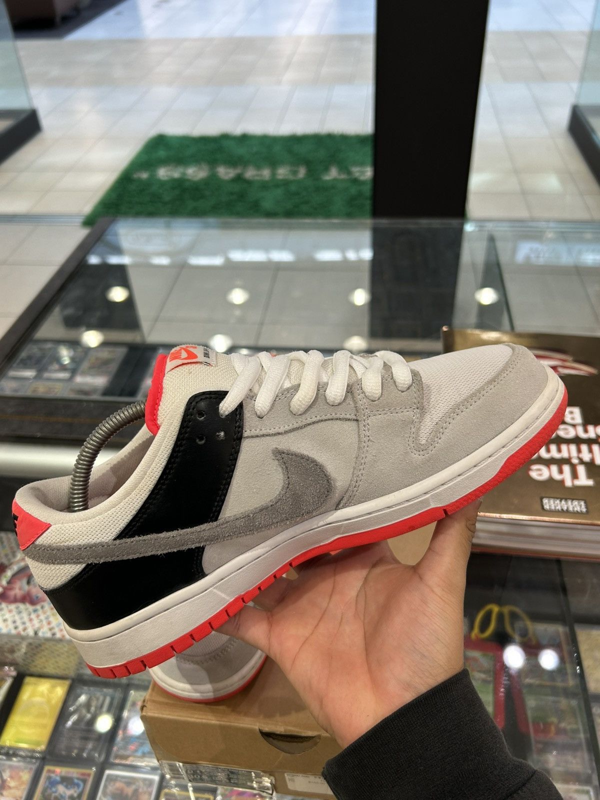 Nike SB Nike sb infared orange label Size US 9 / EU 42 - 5 Thumbnail
