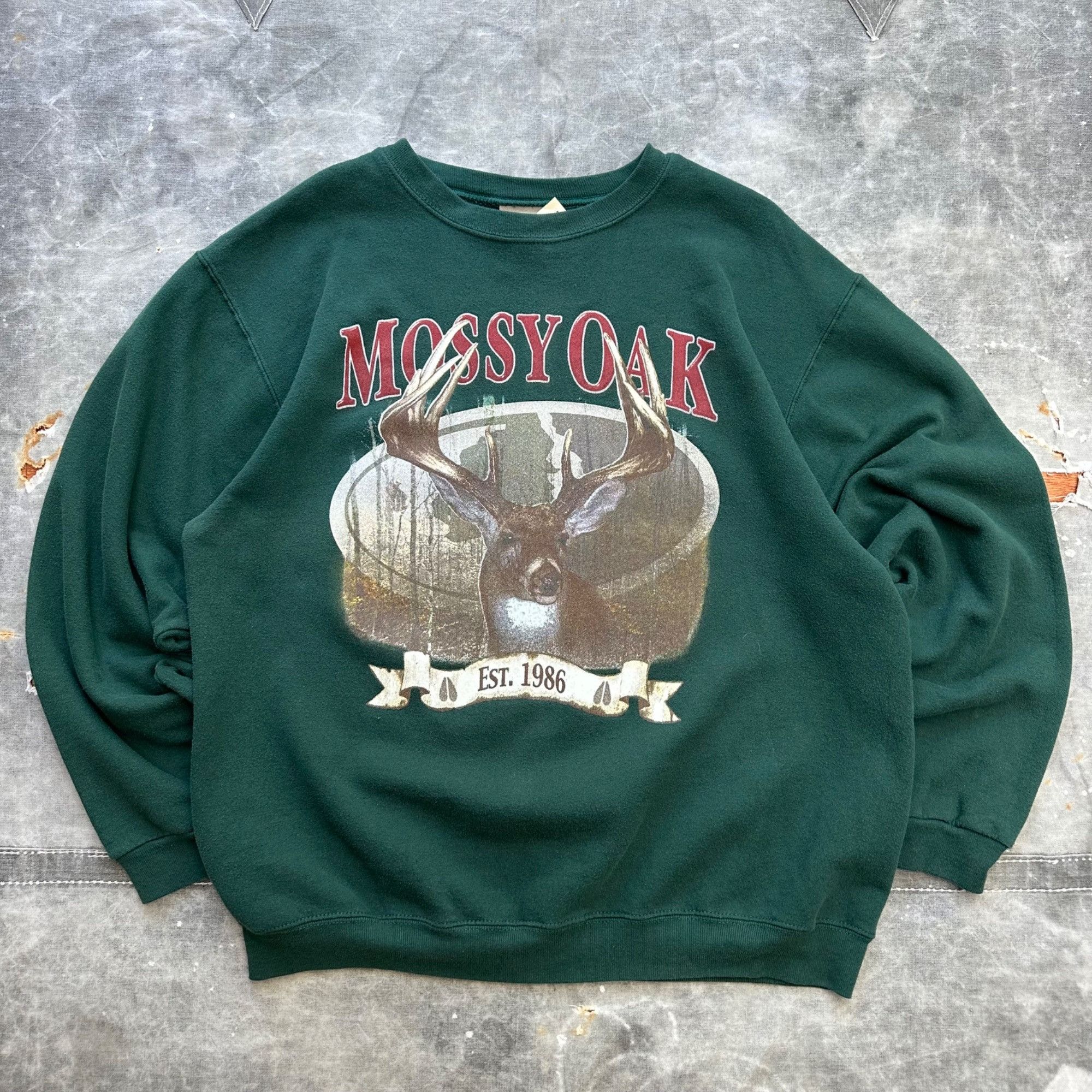 Vintage Vintage Jerzees Outdoor Mossy Oak Buck Deer Sweatshirt Size US L / EU 52-54 / 3 - 1 Thumbnail