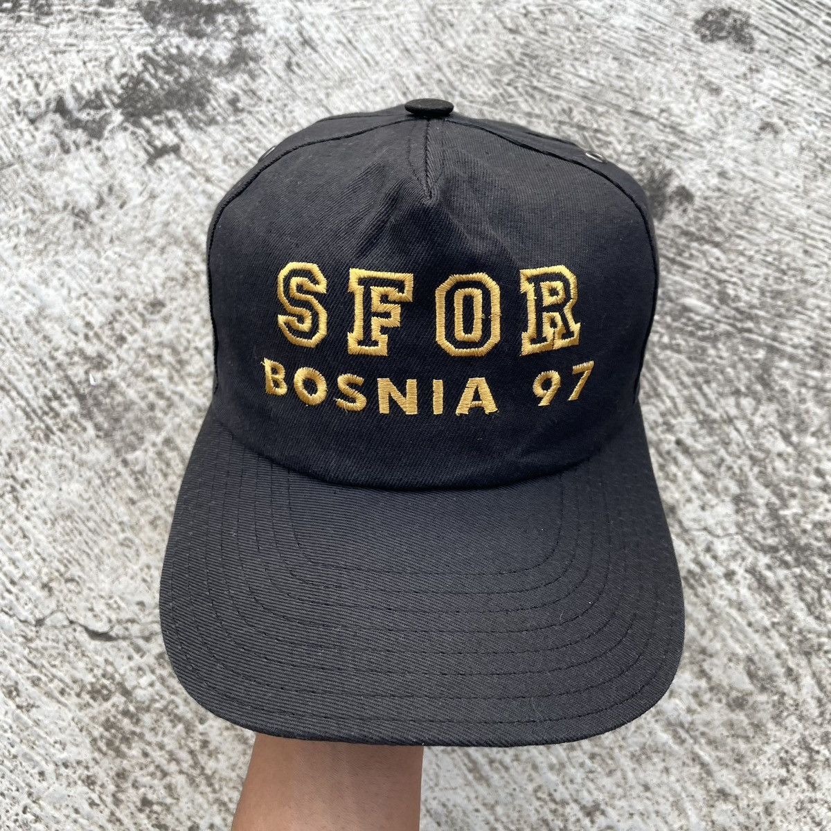 Vintage VTG 1997 SFOR Bosnia Military Snapback Hat Green Underbrim Size ONE SIZE - 2 Thumbnail