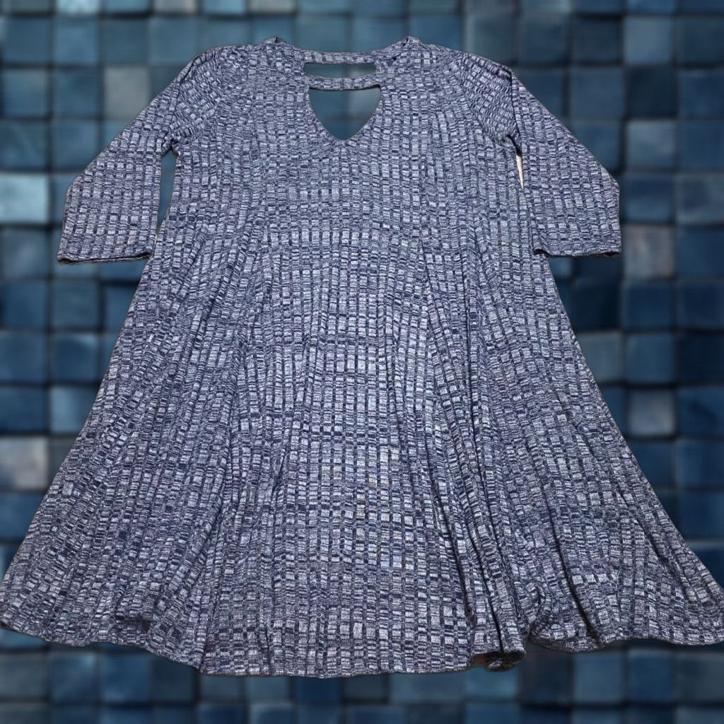 Torrid Torrid Dress Blue 1X 3/4 Sleeve Keyhole Neck A-Line Mini Knit Polyester Rayon Plus Womens Shirt? Size XL / US 12-14 / IT 48-50 - 1 Thumbnail