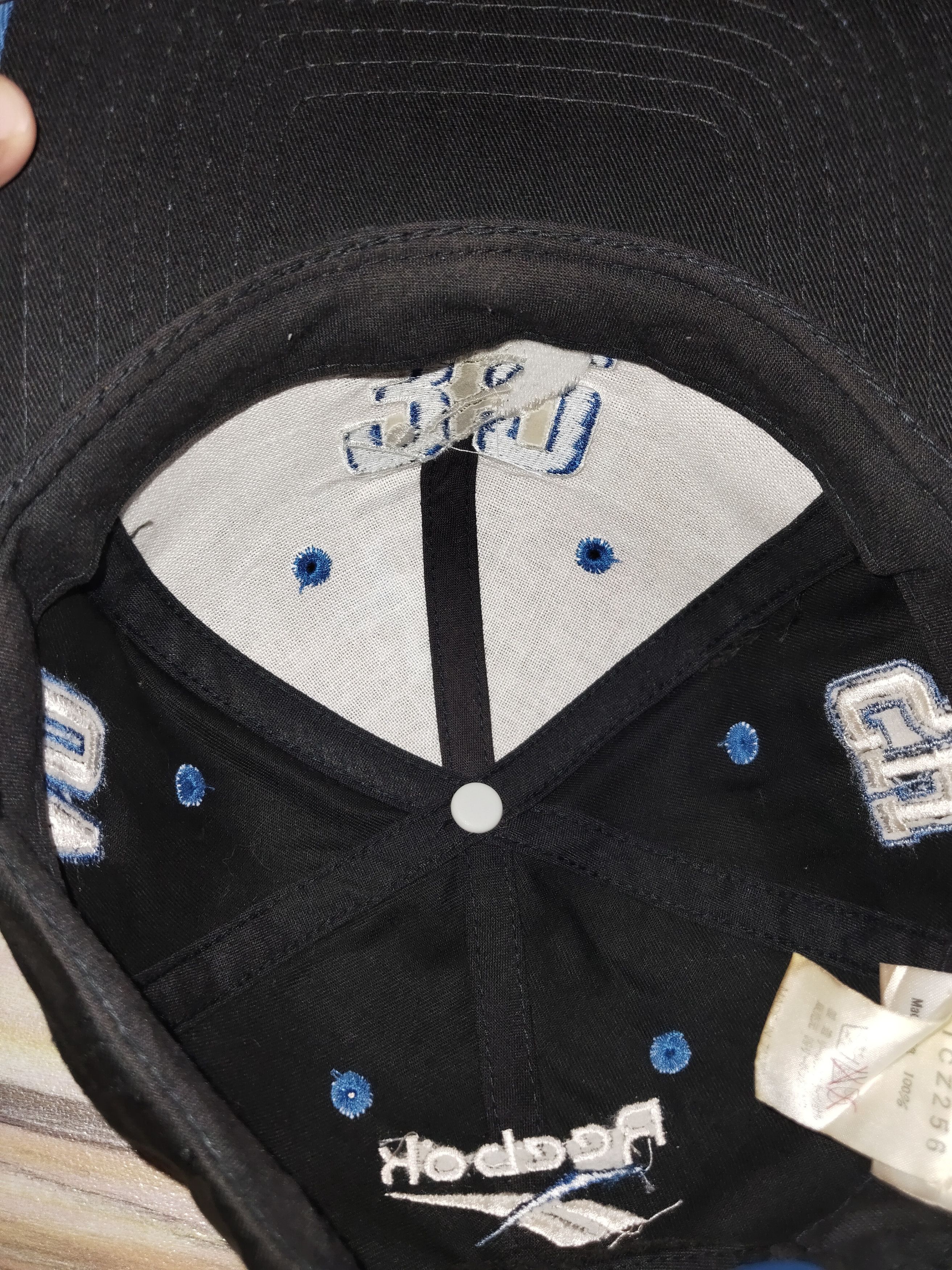 NBA Vintage NBA SHAQ 32 (Shaquille O'Neil) REEBOK Taiwan ROC Size ONE SIZE - 7 Thumbnail