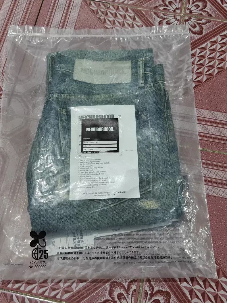 Neighborhood Neighborhood size S jeans Size US 26 / EU 42 - 8 Thumbnail