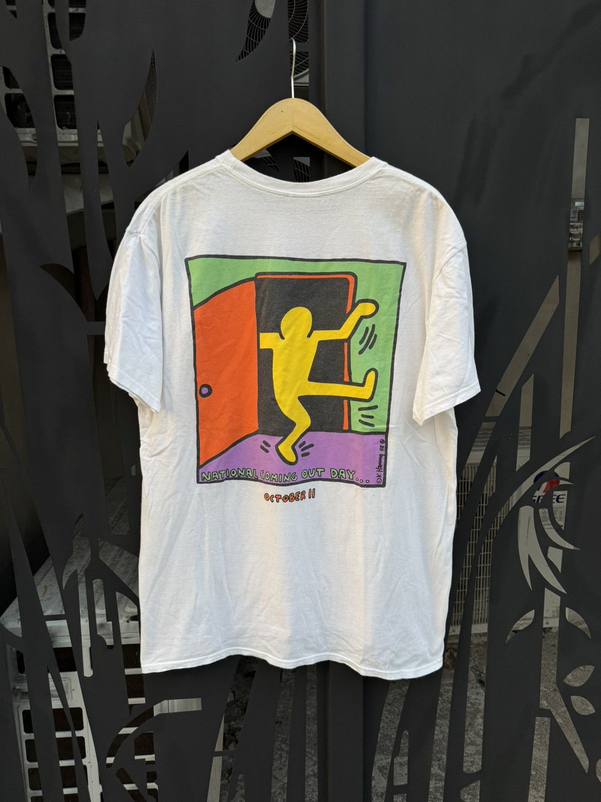 Keith Haring Vintage Keith haring national coming out day tshirt Size US XL / EU 56 / 4 - 1 Thumbnail