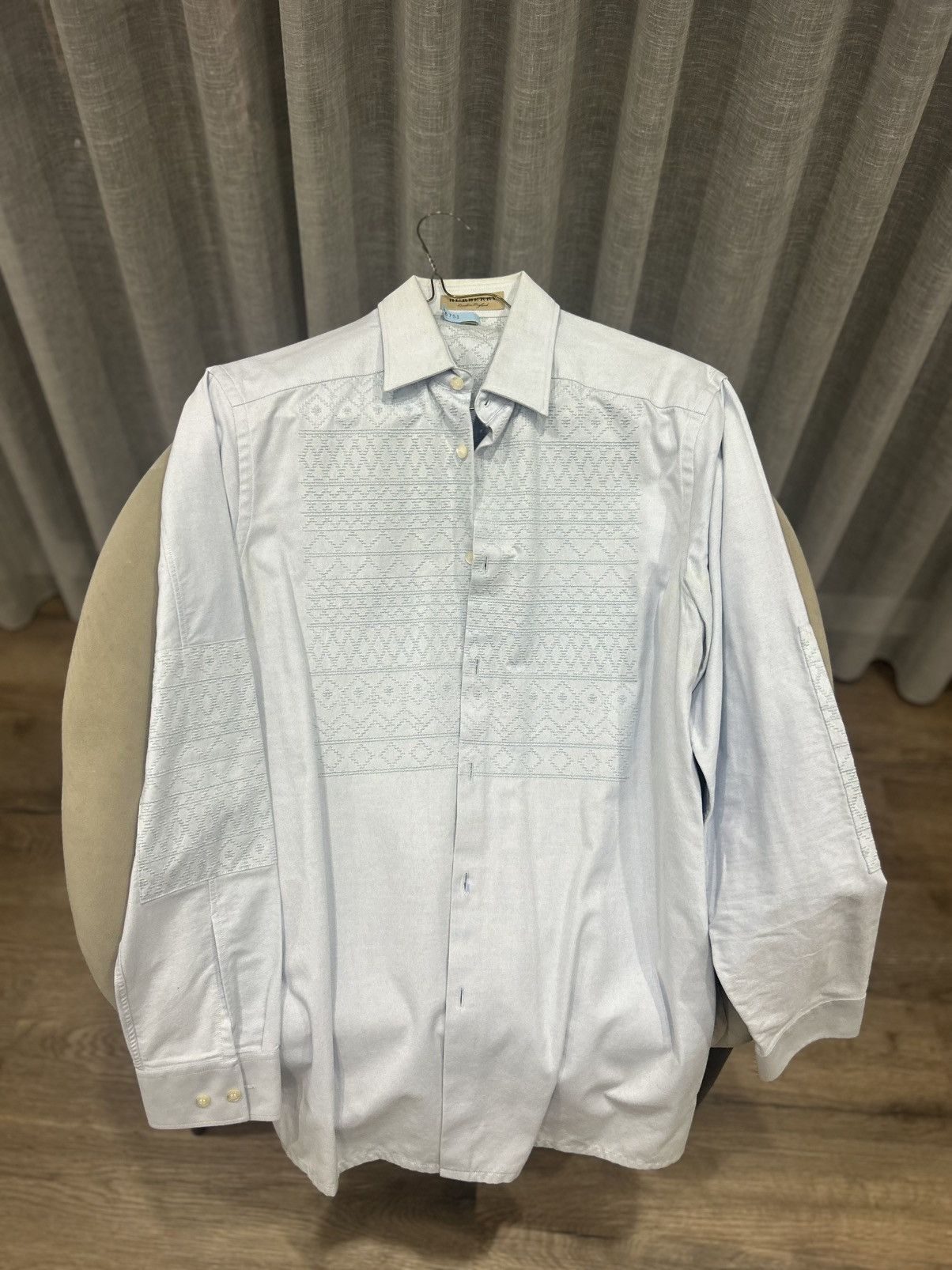 Burberry Burberry dress shirt. Worn a few times Size US L / EU 52-54 / 3 - 1 Thumbnail