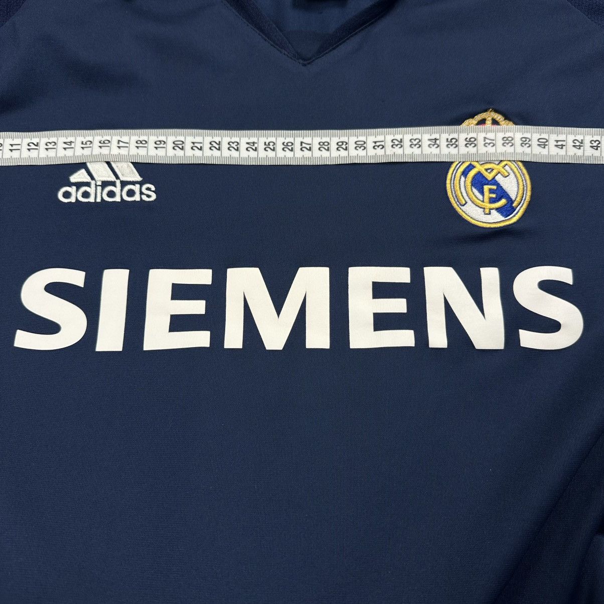 Vintage REAL MADRID 2005 2006 FOOTBALL SHIRT SOCCER JERSEY ADIDAS XL Size US XL / EU 56 / 4 - 6 Thumbnail