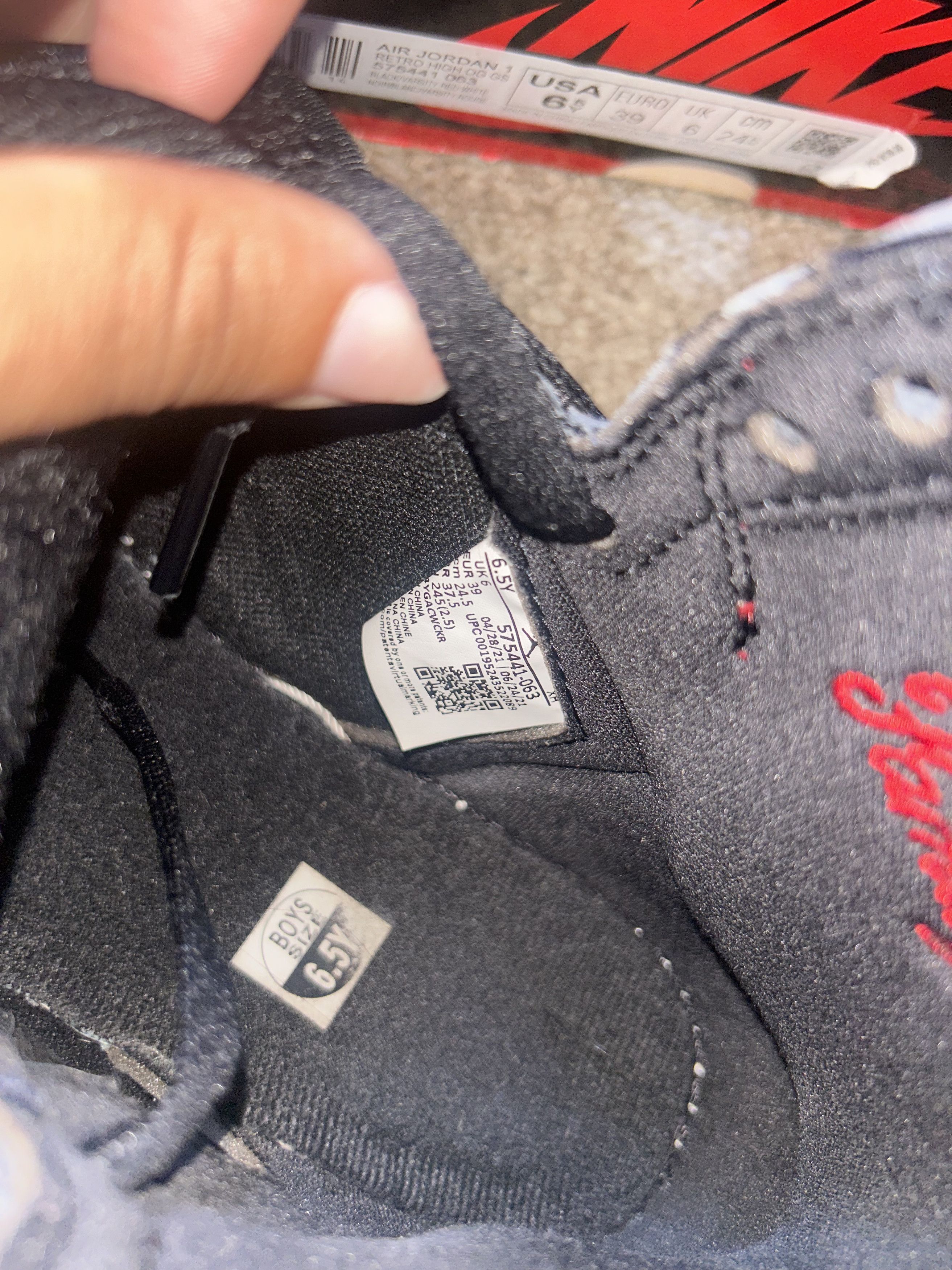 Jordan Brand Air Jordan 1 High OG Bred Size US 6.5 / EU 39-40 - 1 Thumbnail