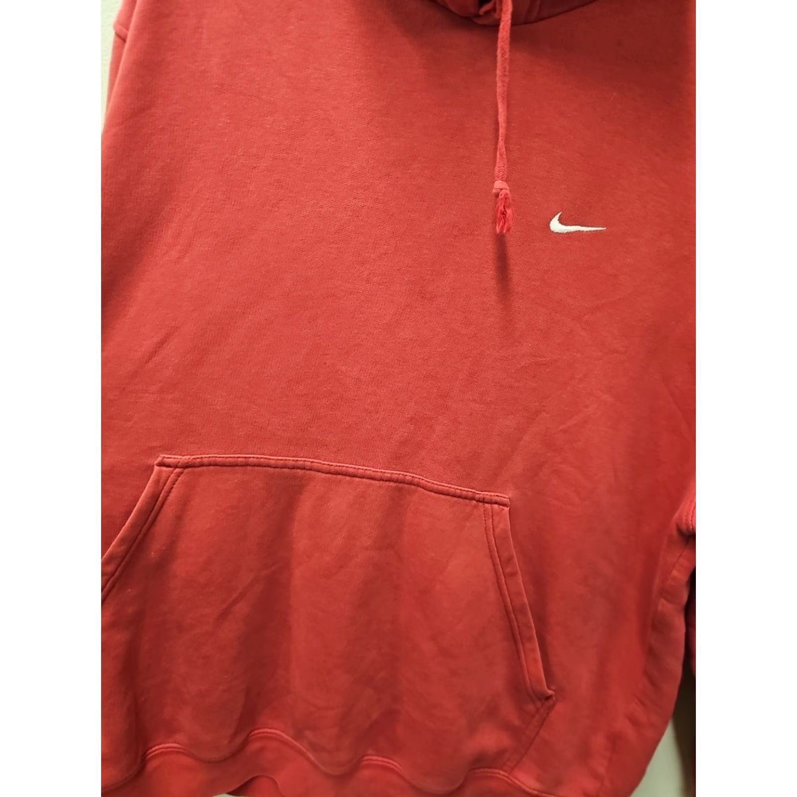 Nike VINTAGE Nike Hoodie Mens L Red 2000s Swoosh Distressed Embroidered Cotton Jersey Pullover 90s Hip Hop Fashion Streetwear Size US L / EU 52-54 / 3 - 6 Thumbnail