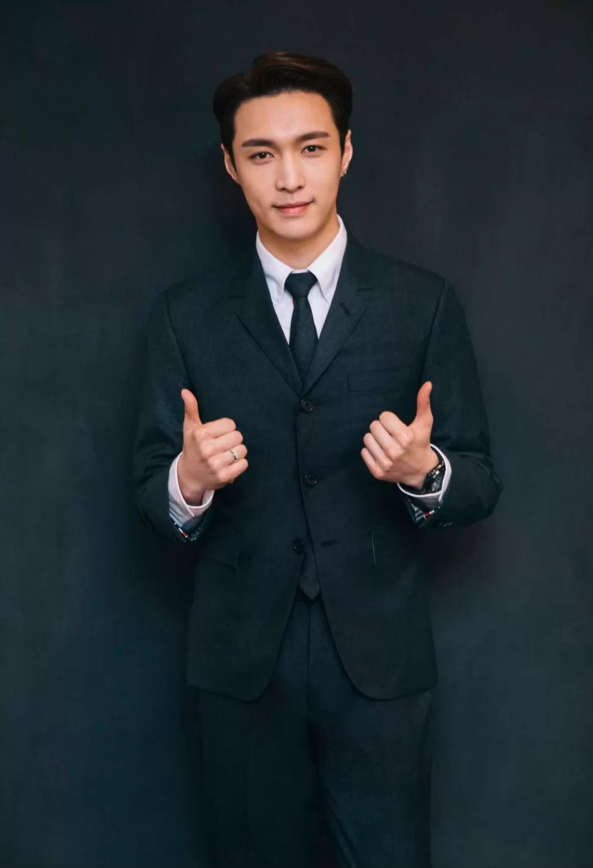Thom Browne Thom Browne Classic Slim Charcoal Wool Suit Size 2 Size US M / EU 48-50 / 2 - 7 Thumbnail