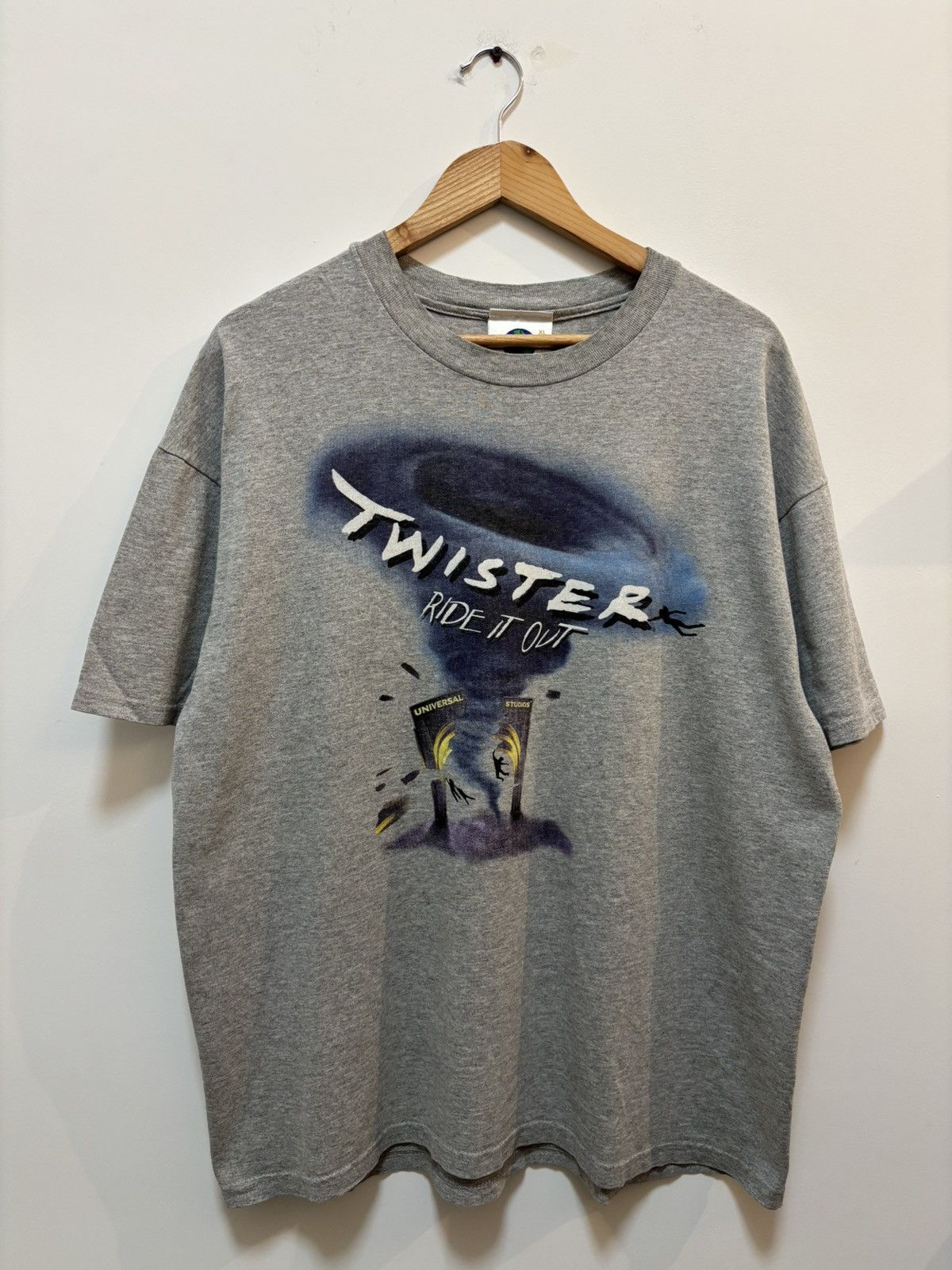 Universal Studios Vintage 1996 Twister "Ride It Out" Universal Studios Movie Size US XL / EU 56 / 4 - 1 Thumbnail