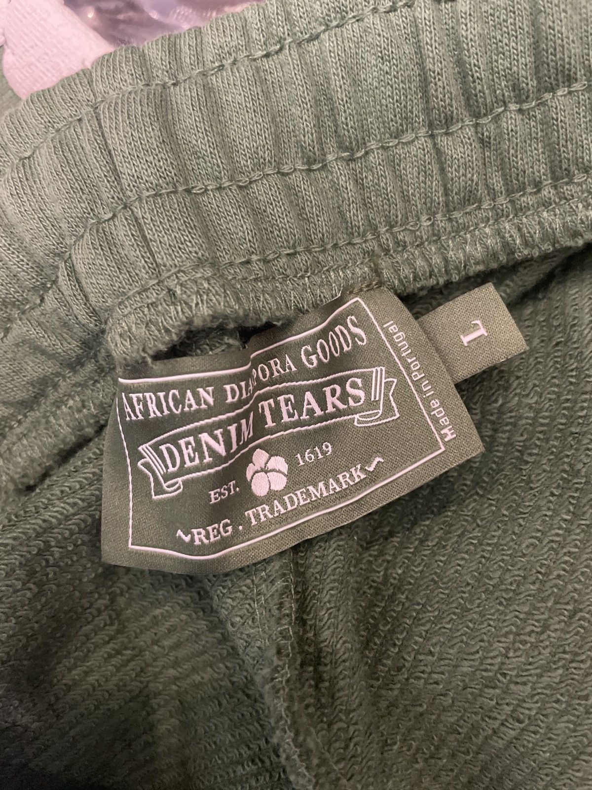 DENIM TEARS Denim Tears Cotton Wreath Sweatpants Green Size US 34 / EU 50 - 2 Thumbnail