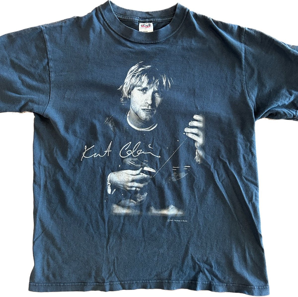 Vintage Vintage 2001 Kurt Cobain Nirvana Tee Size US M / EU 48-50 / 2 - 1 Thumbnail