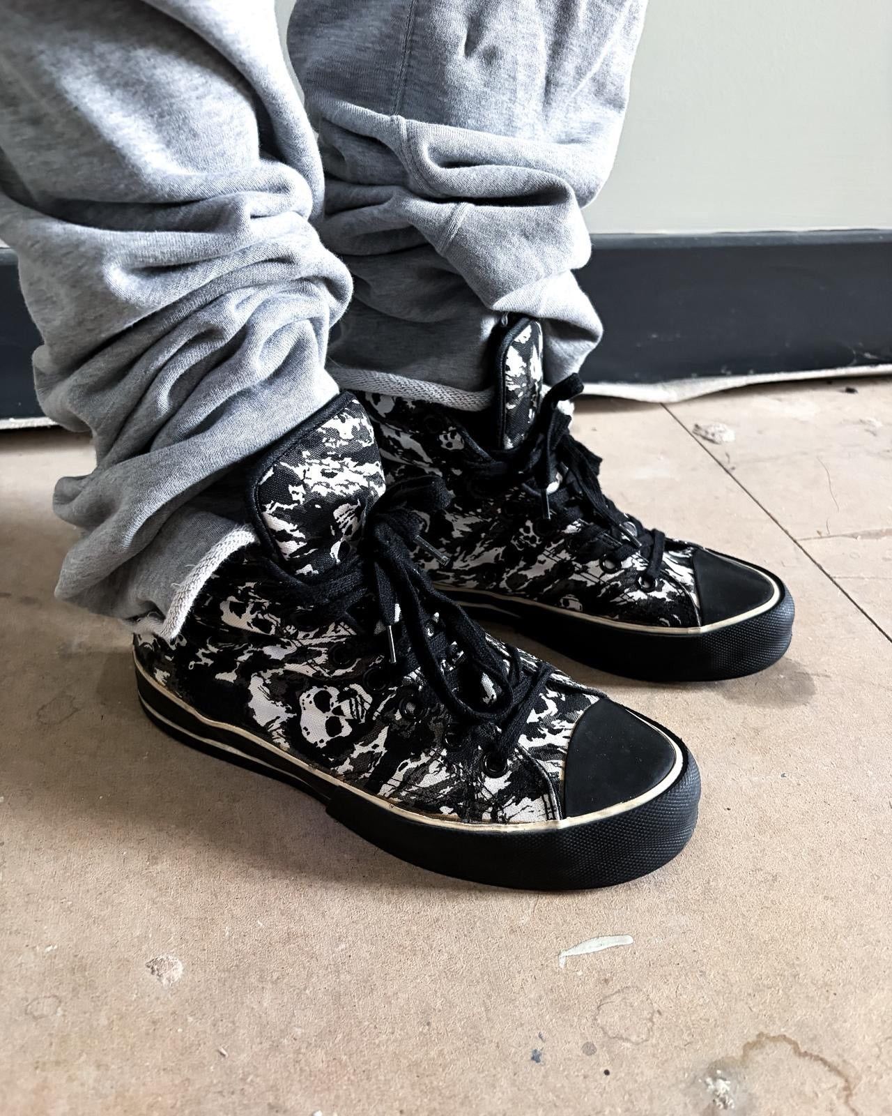 Number (N)ine S/S01 SKULL HIGH TOP CONVERSE Size US 7.5 / EU 40-41 - 2 Thumbnail
