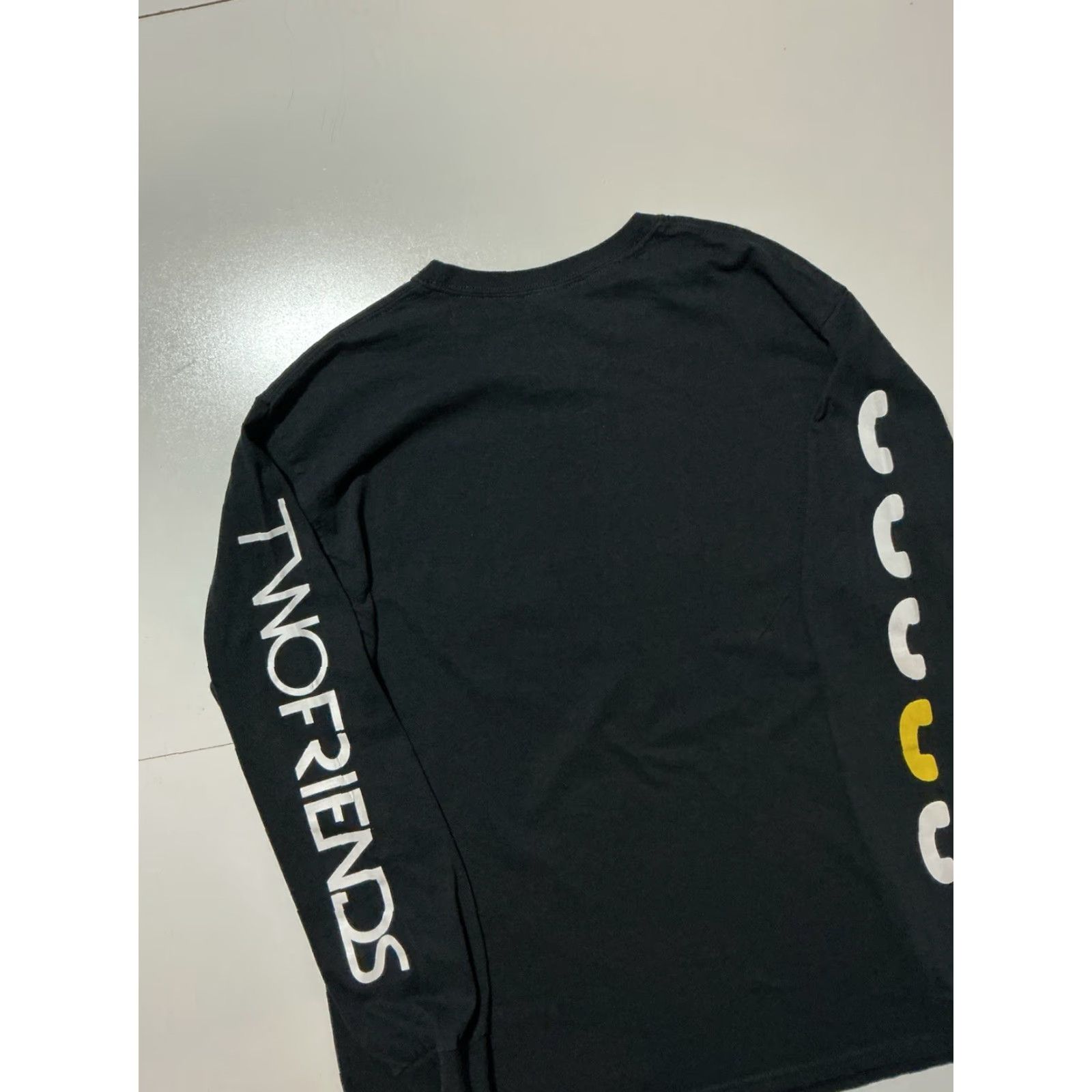 Gildan Dial It In x Two Friends Los Angeles DJ House Dance Official Merch L/S T-Shirt L Black Mens Gildan Painted Angel Graphic Size US L / EU 52-54 / 3 - 4 Thumbnail