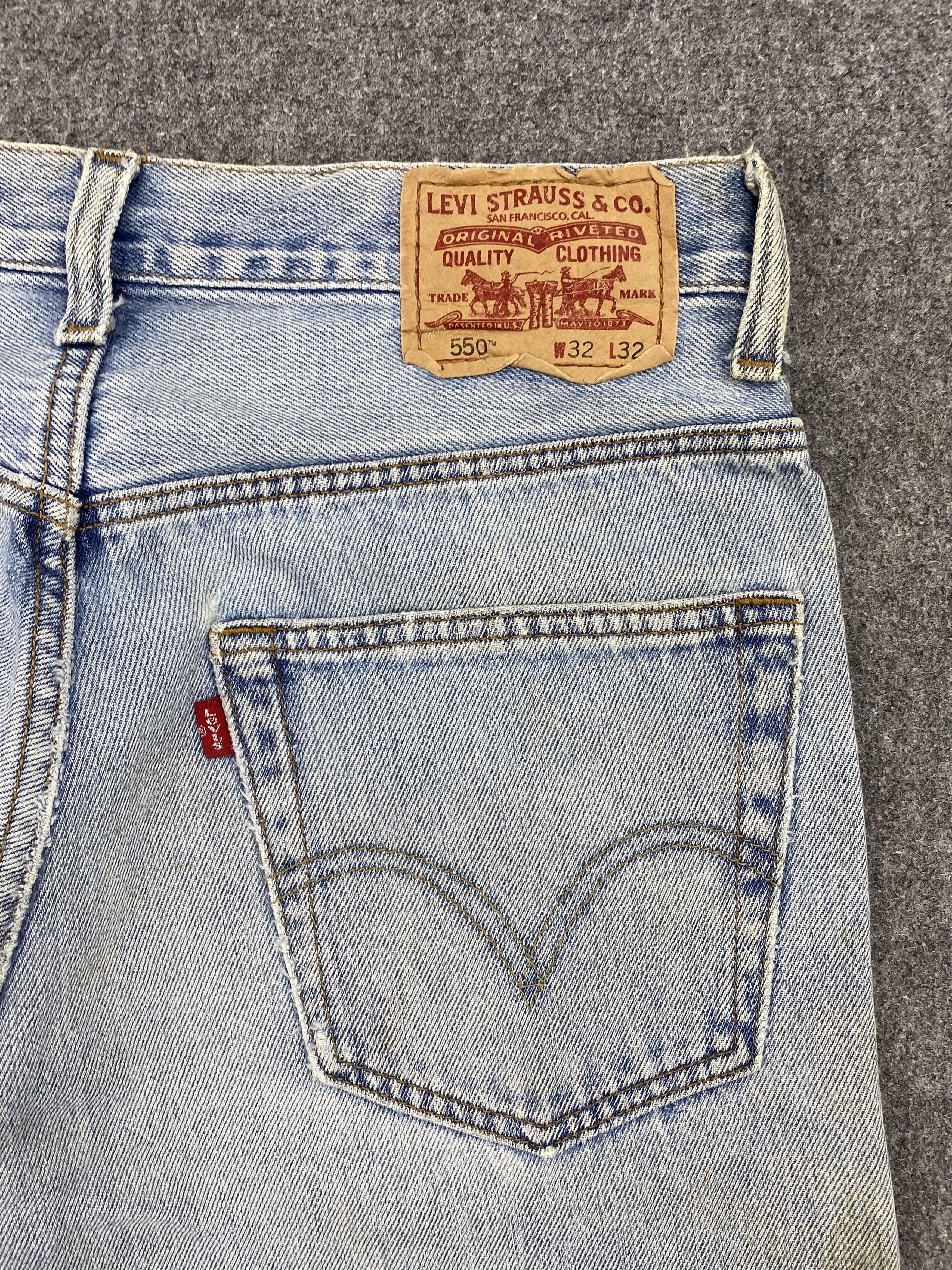 Levi's × Vintage Light Washed Vintage Levi's 550 Denim Jeans Size US 32 / EU 48 - 12 Thumbnail