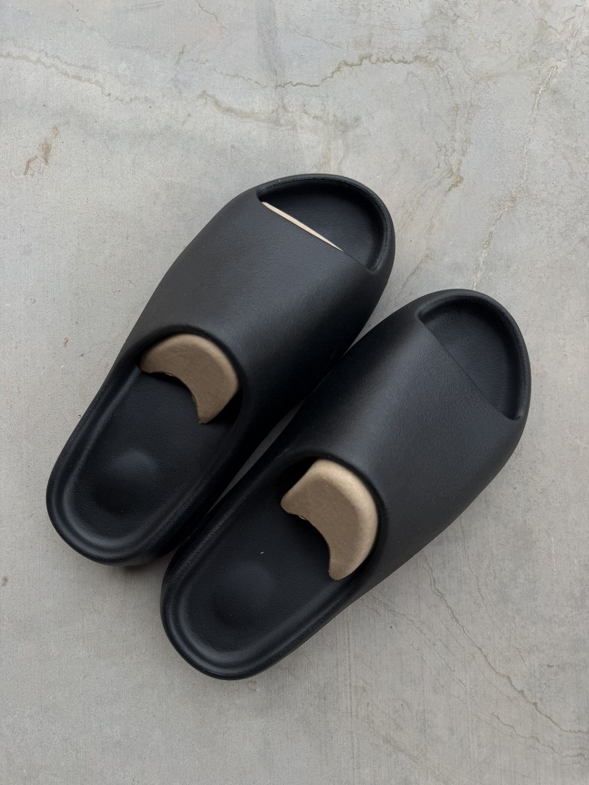 Yeezy Yeezy YS-01 Black Slide Men’s Size 7 Mens Brand New Size US 7 / EU 40 - 4 Thumbnail
