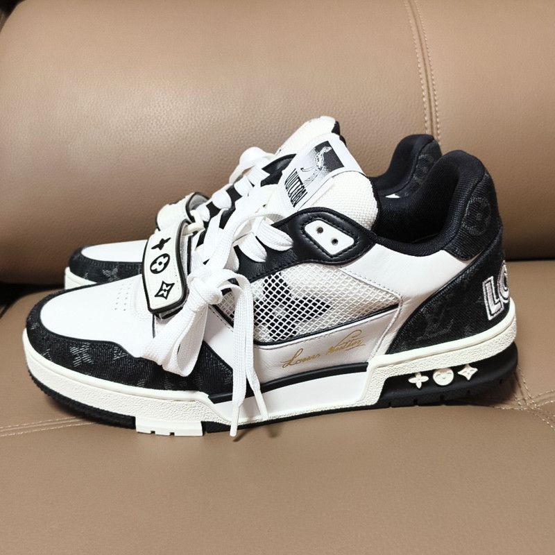 Louis Vuitton Louis Vuitton Black and White Casual Sneakers 0079 Size US 9.5 / EU 42-43 - 1 Thumbnail