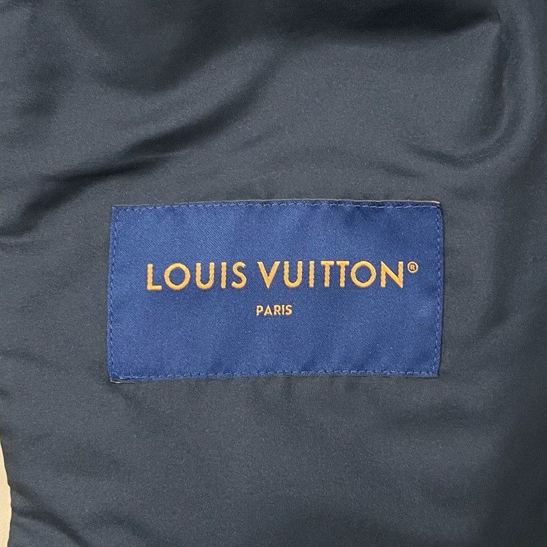 Louis Vuitton Louis Vuitton Embossed Full Logo Jacket Size US M / EU 48-50 / 2 - 6 Thumbnail