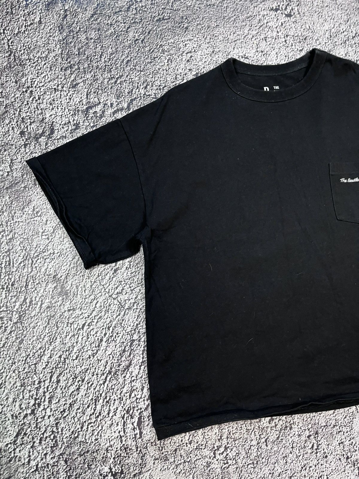 Band Tees Vintage Y2K The Beatles Apple Logo Band Tee size M Size US M / EU 48-50 / 2 - 3 Thumbnail