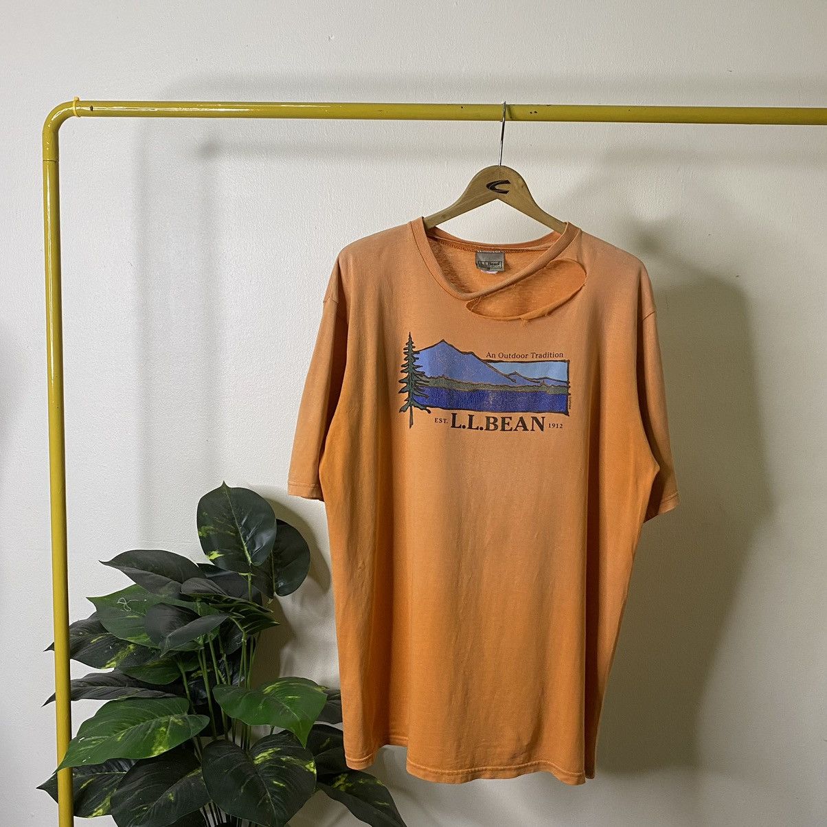 L.L. Bean × Vintage Vintage 1990s LL Bean OG Logo Distressed Tee Size US XL / EU 56 / 4 - 1 Thumbnail