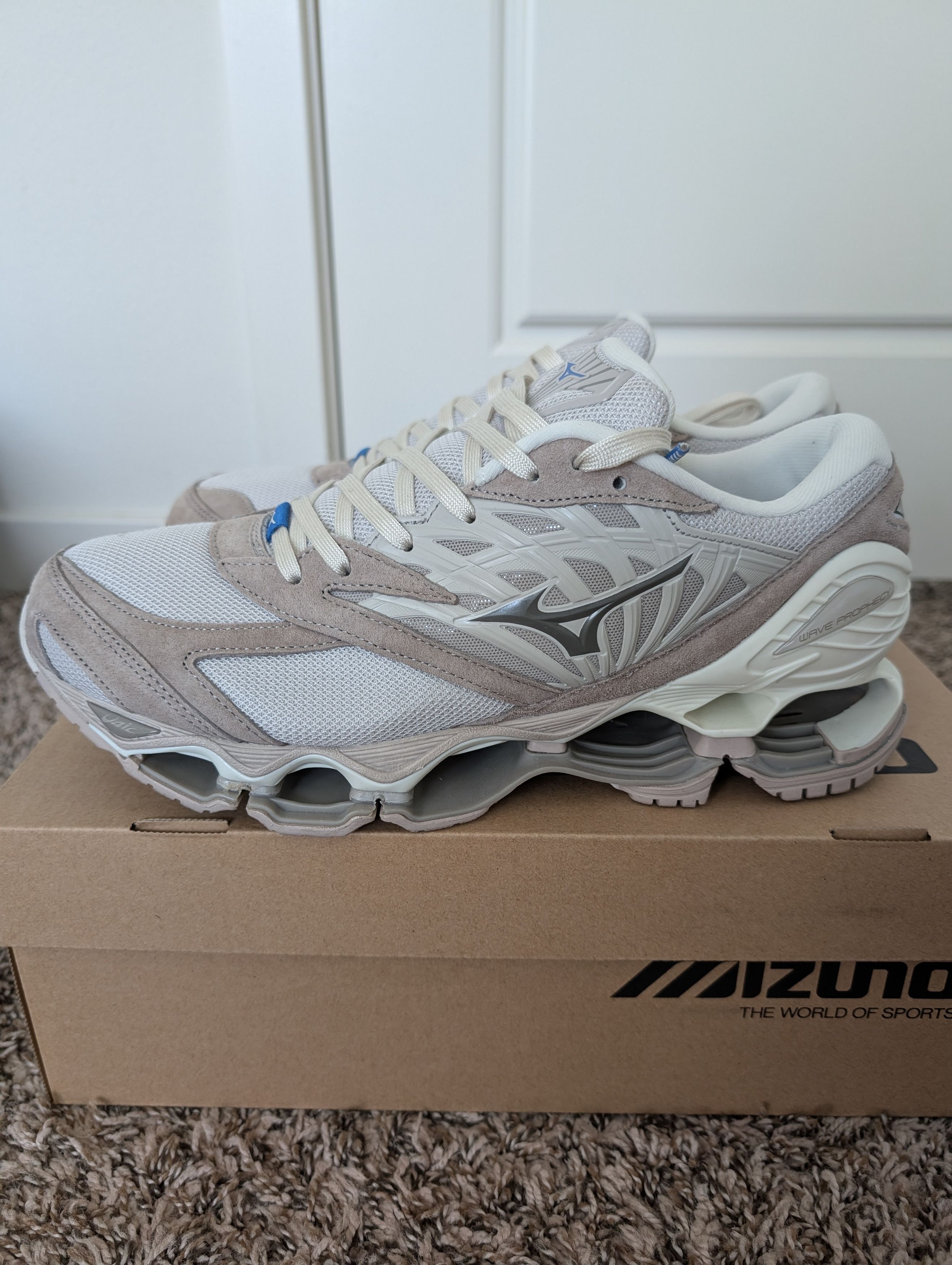Mizuno Mizuno wave rider 10 white/Sunny lime/silver | Grailed