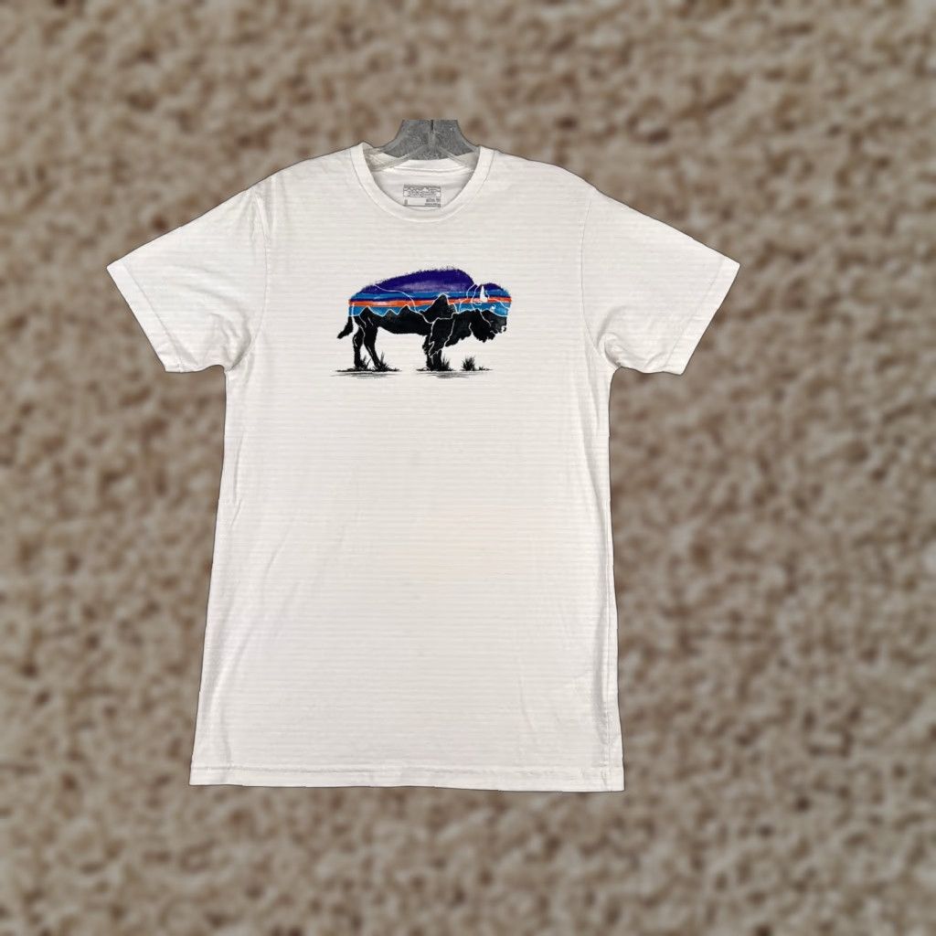 Patagonia Patagonia Shirt Men S White Short Sleeve Crew Neck Cotton Polyester Jersey Logo Slim T-Shirt Mens Size US S / EU 44-46 / 1 - 1 Thumbnail
