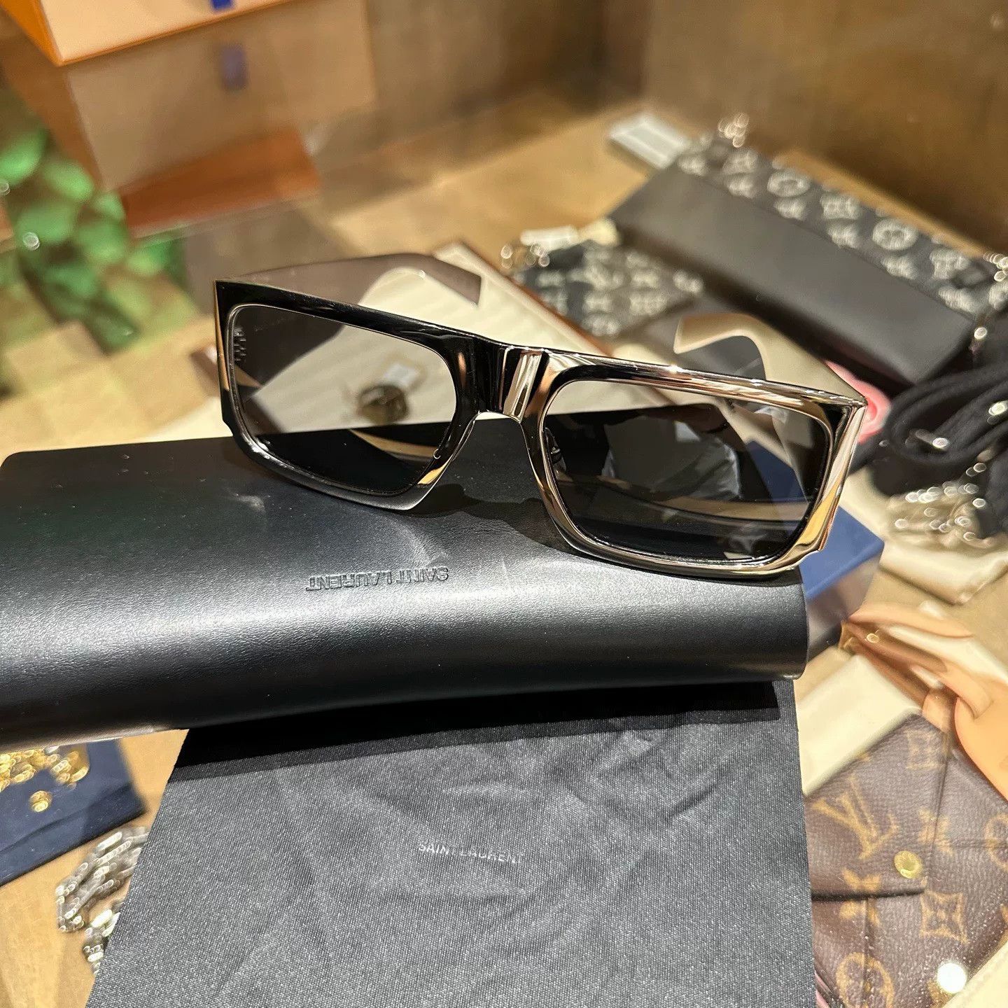 Saint Laurent Paris Saint Laurent Paris Item L Men Size ONE SIZE - 1 Thumbnail