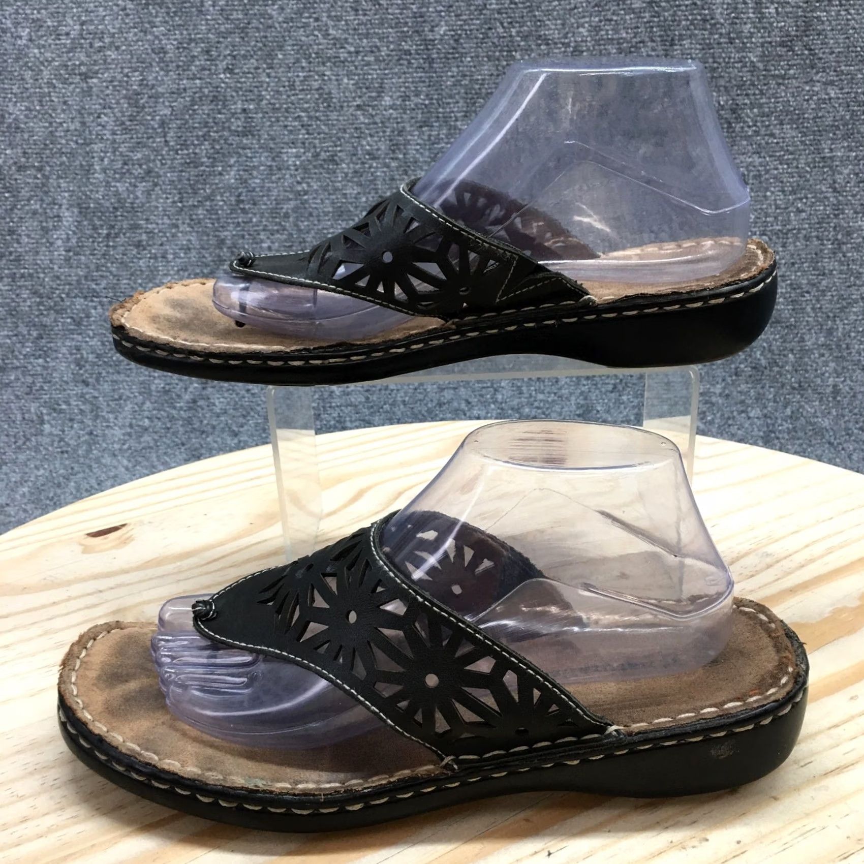 Naturalizer Naturalizer Sandals Women 10M Black Leather Cutout Thong Comfort Slip On Casual Shoe Cortout? Size US 10 / IT 40 - 2 Thumbnail