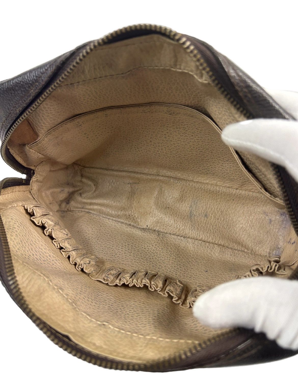 Louis Vuitton Louis Vuitton Monogram Toiletry Bag Size ONE SIZE - 5 Thumbnail