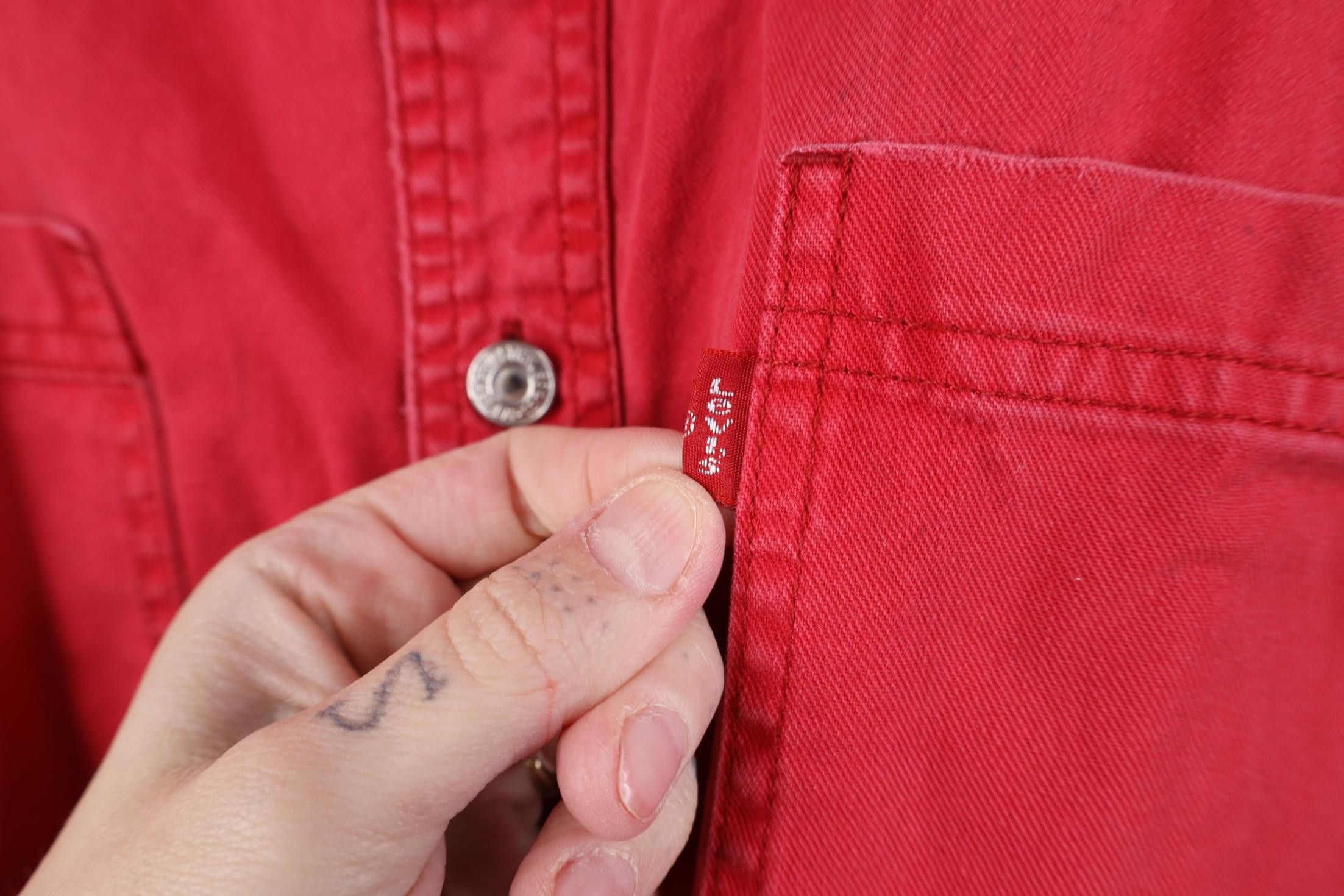 Levi's Vintage 90s Levis Baggy Denim Jean Button Shirt Red Cotton Size US L / EU 52-54 / 3 - 5 Thumbnail